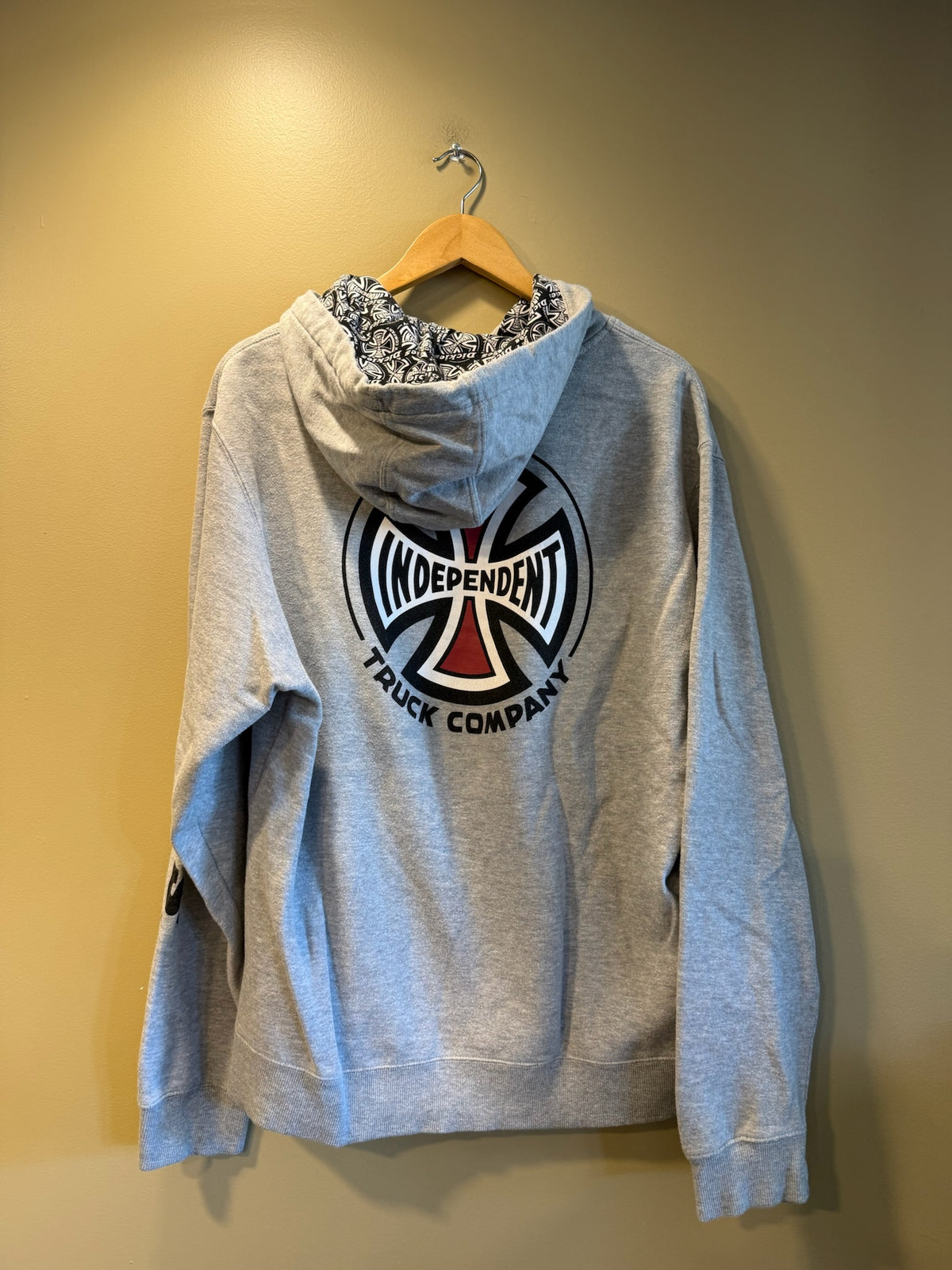 Vintage Y2K Independent x Dickies Iron Cross Logo Hoodie Sweatshirt - M