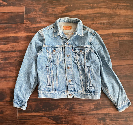 Vintage Levi’s Light Wash Denim Trucker Jacket- S
