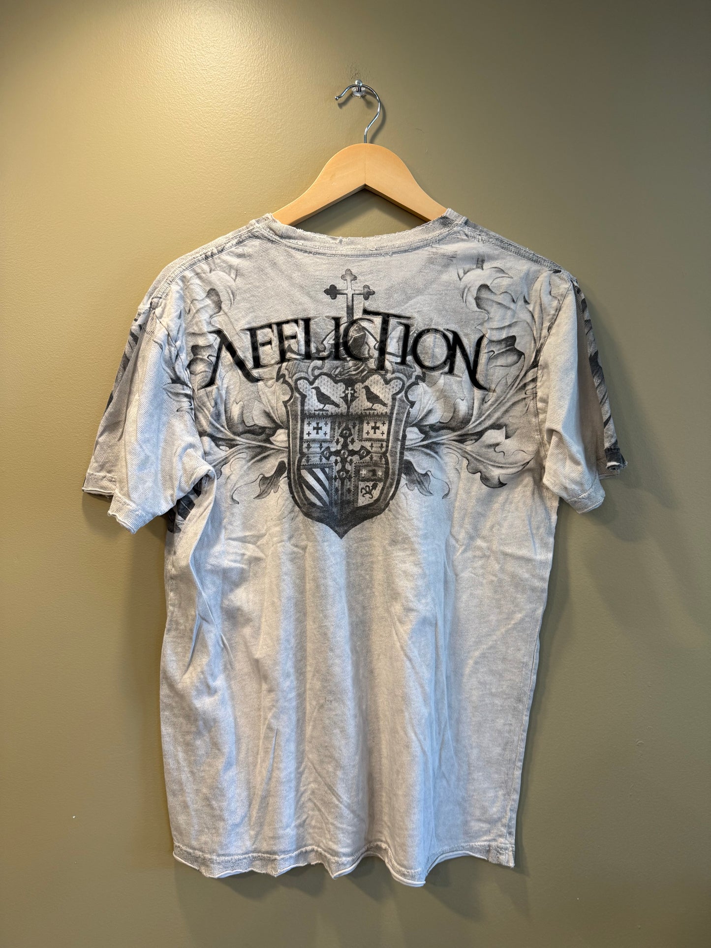 Vintage Y2K Affliction White Eagle Shield T-Shirt- M