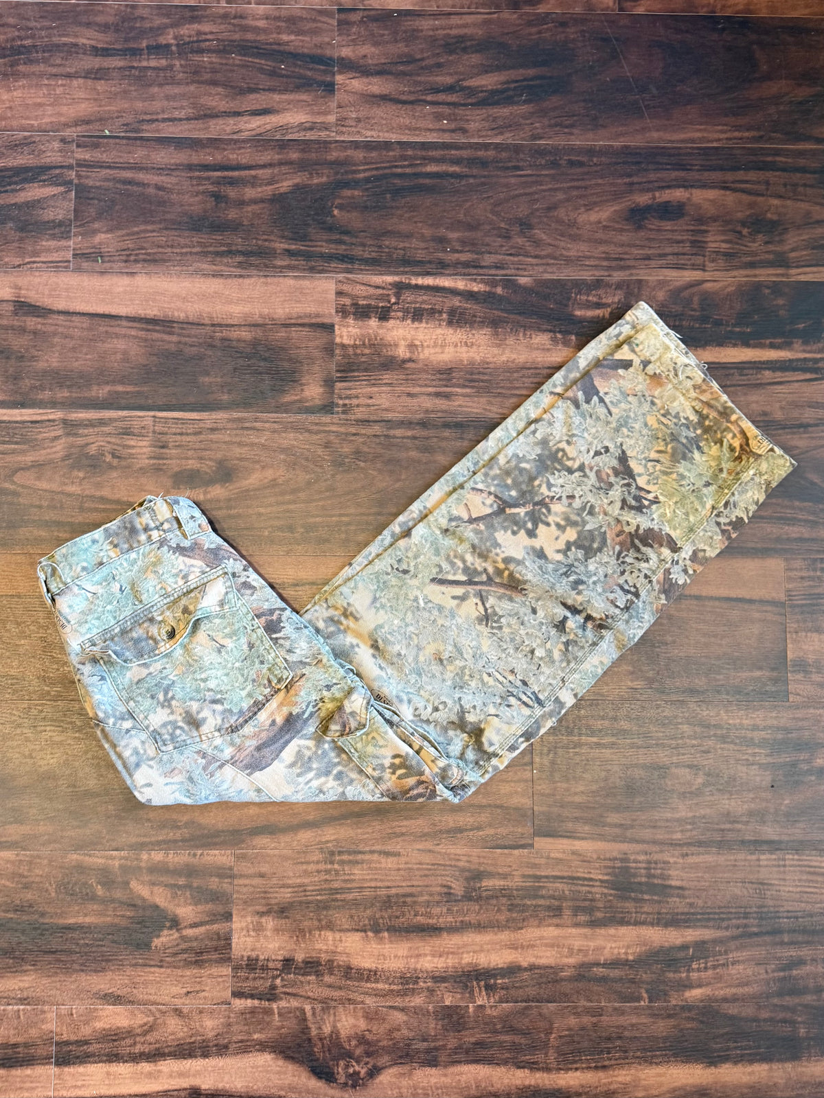 Vintage King’s Desert Camo Baggy Cargo Pants- 27x28