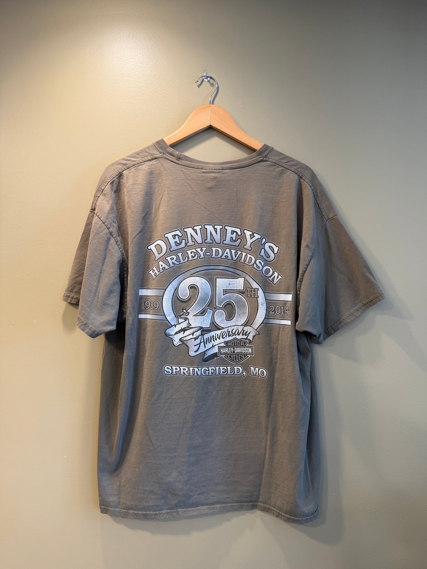 Vintage Y2K Harley Davidson Olive Green Skull & Crossbones T-Shirt- XL