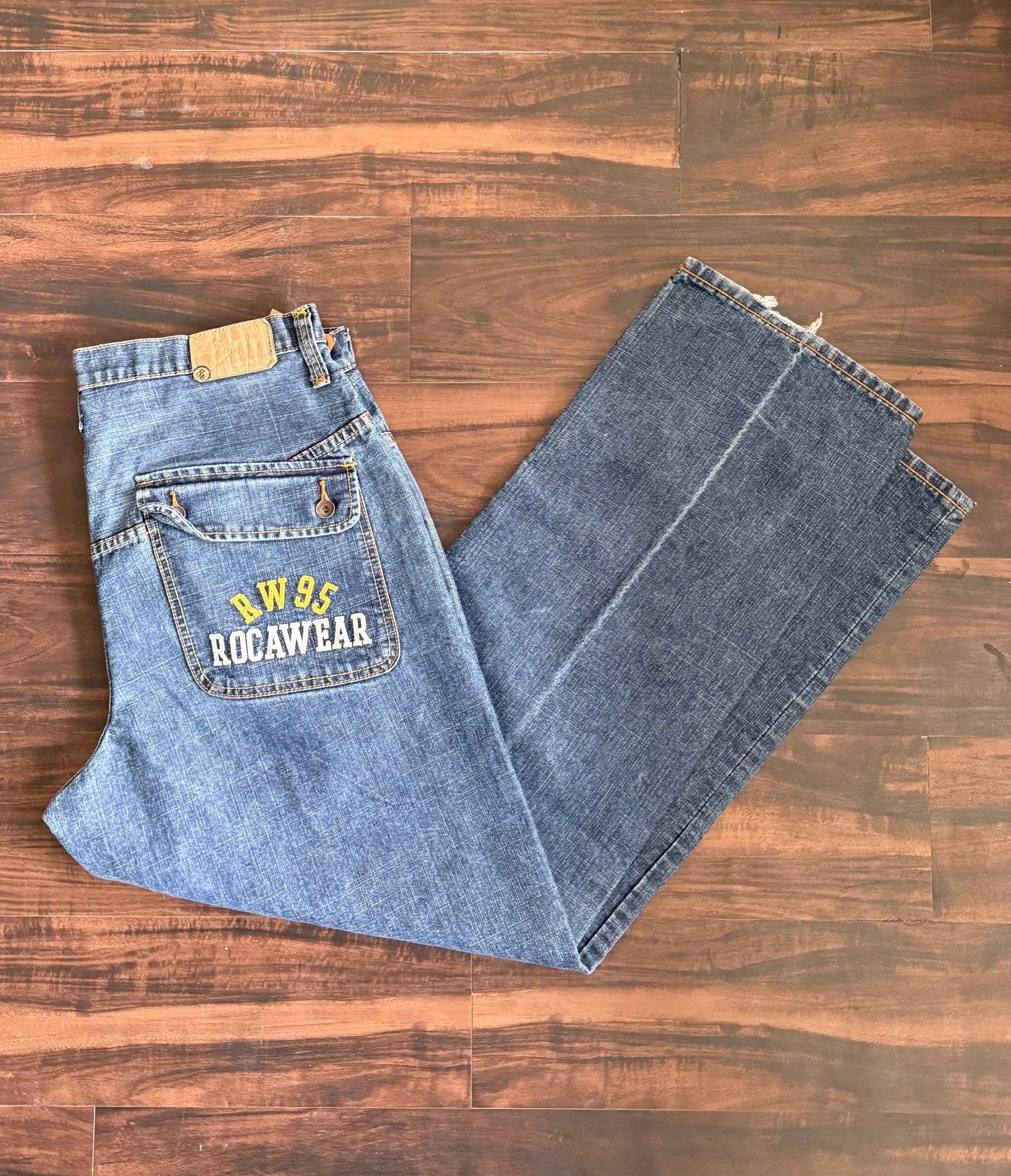 Vintage Y2K Rocawear Spellout Big Pocket Denim Jeans- 36x33