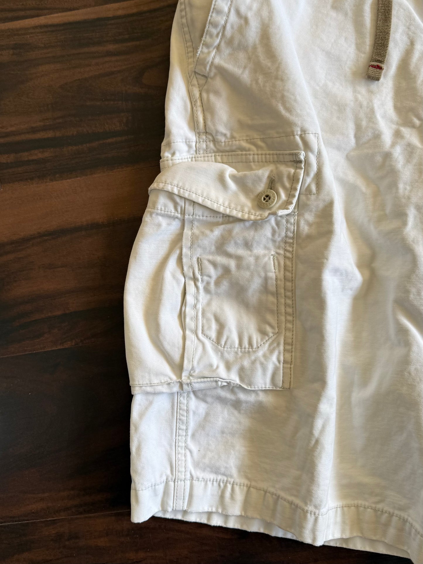 Vintage Y2K Express White Baggy Cargo Shorts- 32
