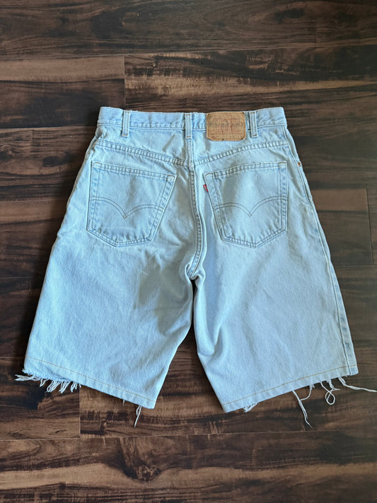 Vintage Levi’s 560 Baggy Light Wash Denim Jean Shorts- 30