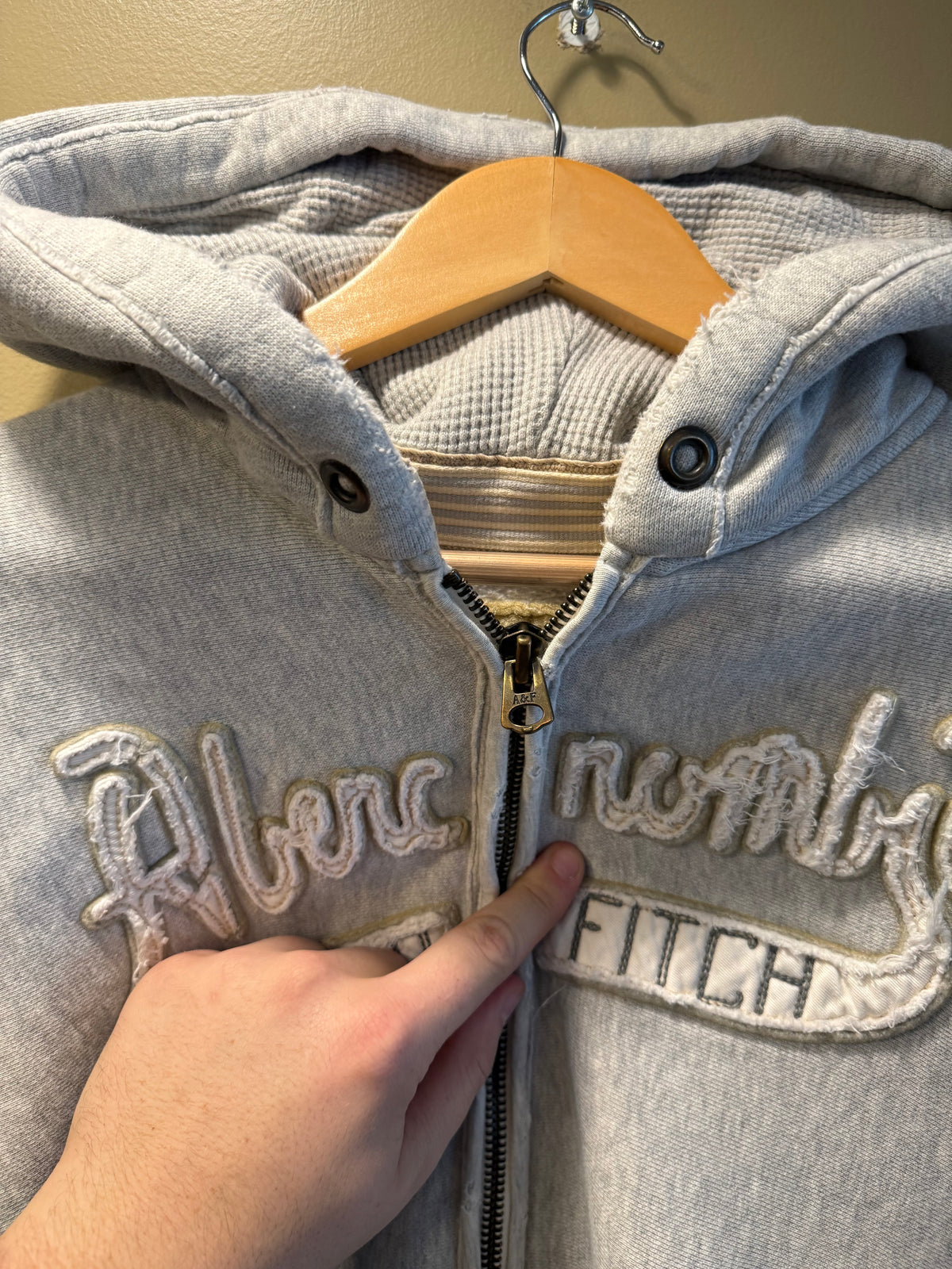 Vintage Abercrombie & Fitch Gray Appliqué Zip-Up Hoodie Sweatshirt- XL
