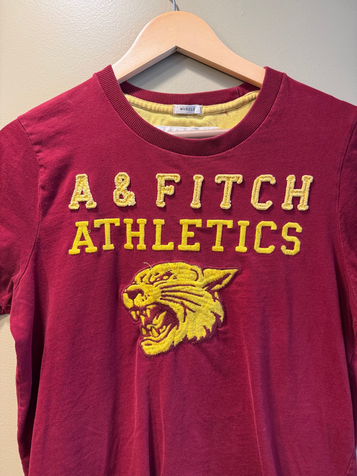Vintage Y2K Abercrombie & Fitch Athletics T-Shirt- M