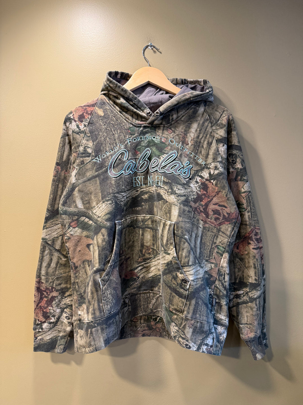 Vintage Cabela’s Blue Spellout Tree Camo Hoodie Sweatshirt- L