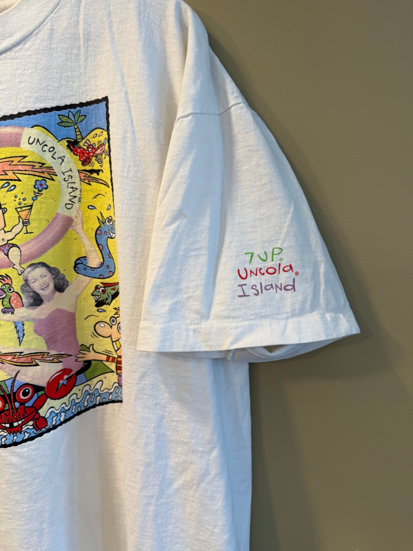 Vintage 7 Up Uncola Island Surfer Art T-Shirt- XL