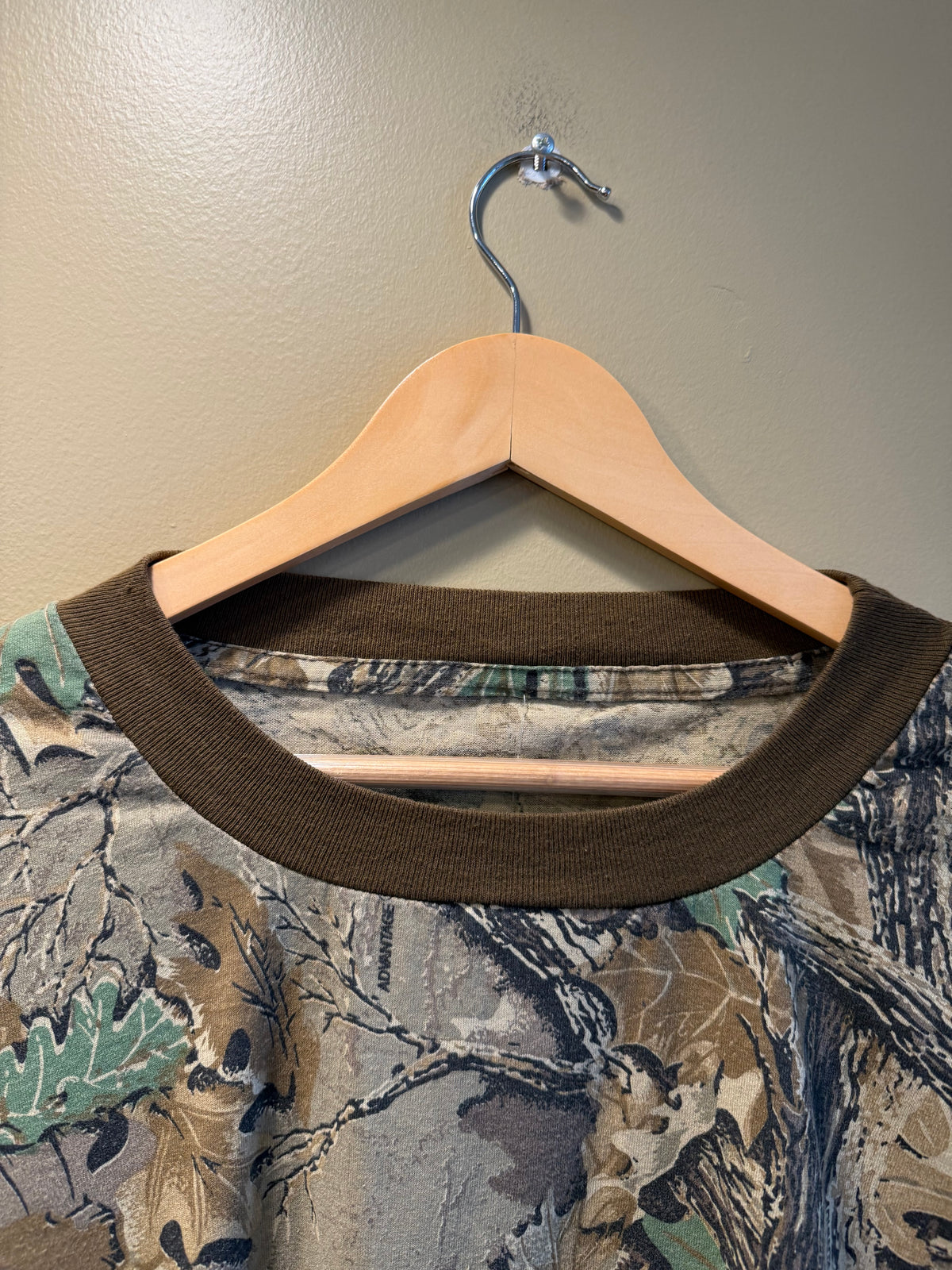 Vintage RealTree Advantage Brown Collar Camo Long-Sleeve Pocket T-Shirt- XXL
