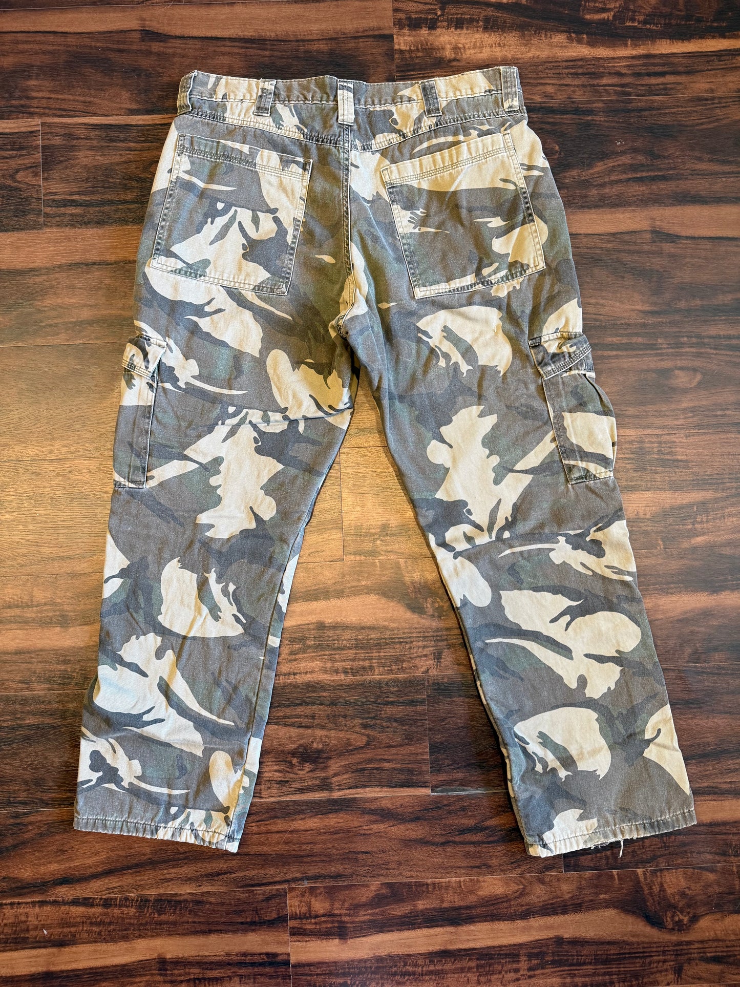 Vintage Wrangler Fleece-Lined Camouflage Cargo Pants- 36x30