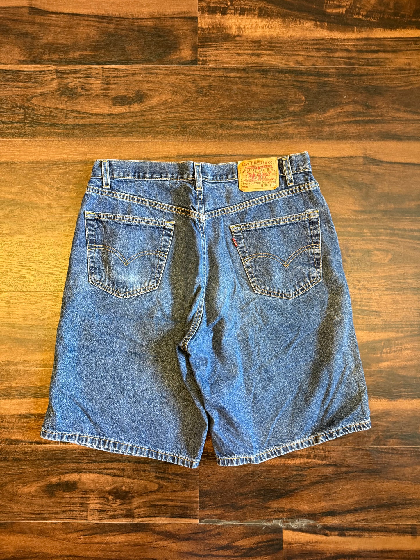Vintage Levi’s Dark Wash Jean Shorts- 34