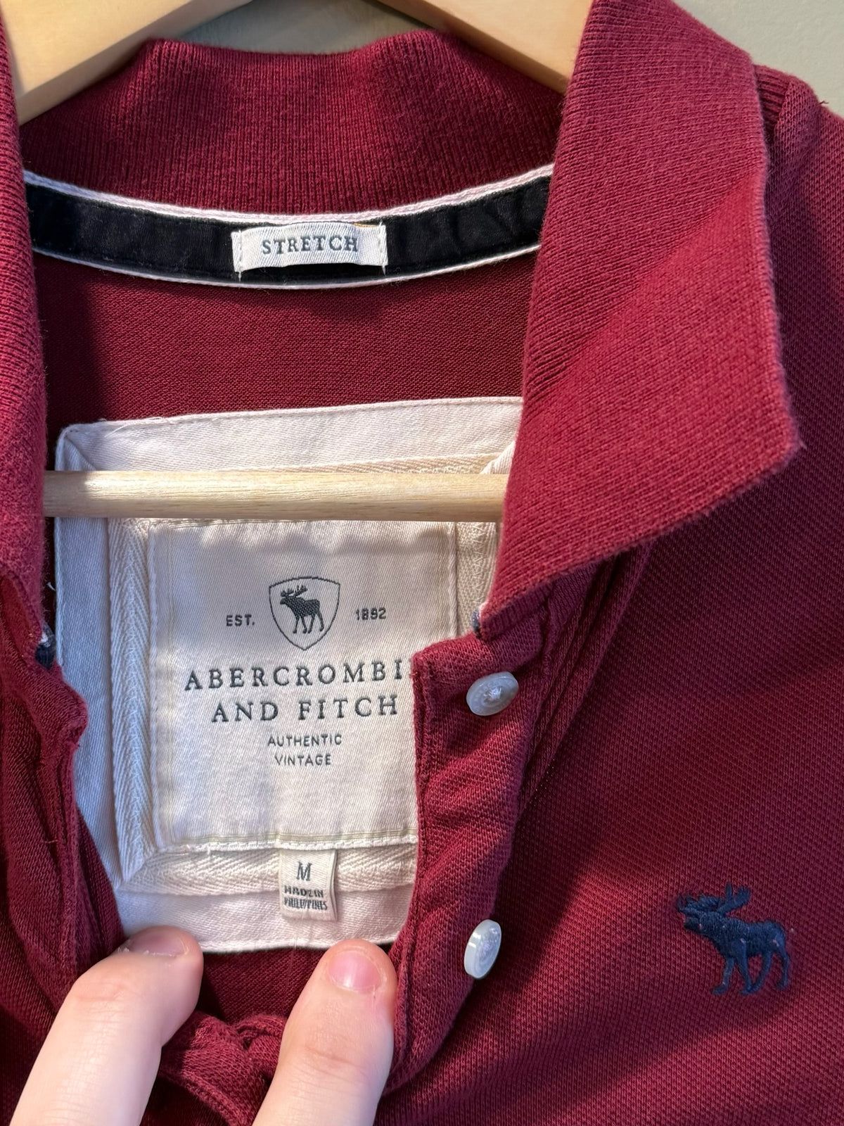 Vintage Y2K Abercrombie & Fitch Burgundy Woman’s Fitted Polo T-Shirt - M