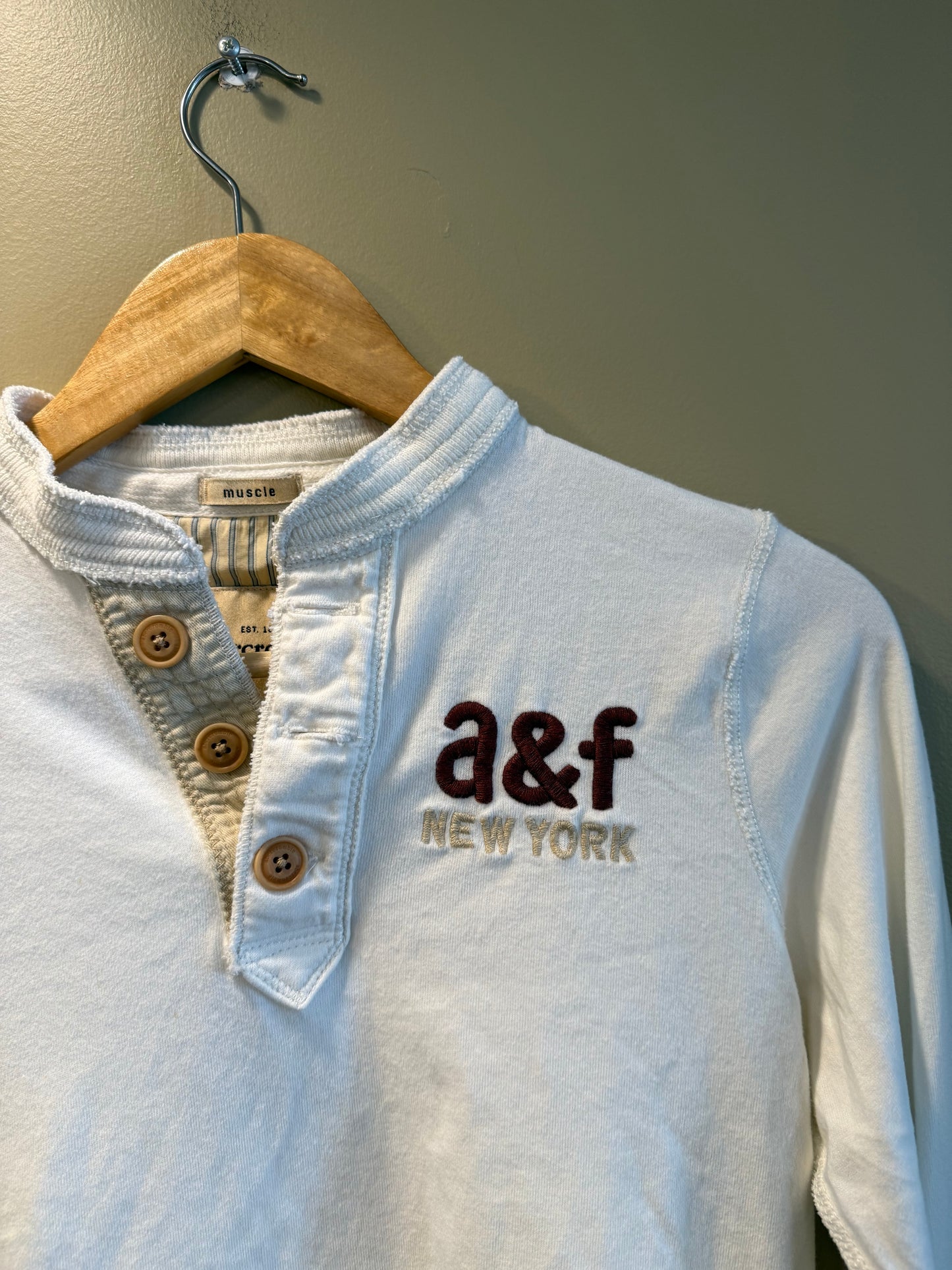 Vintage Abercrombie & Fitch White Embroidered Longsleeve T-Shirt- S