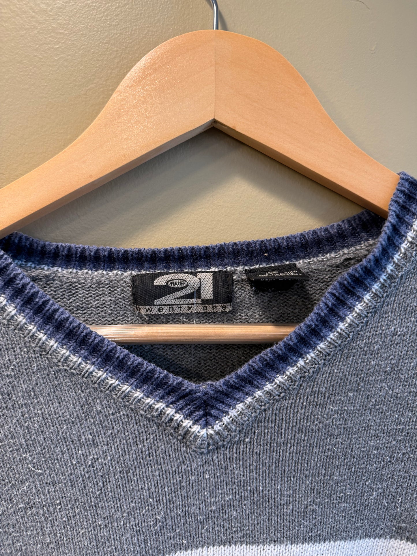 Vintage Y2K Rue 21 Women’s Gray Striped Sweater- XL