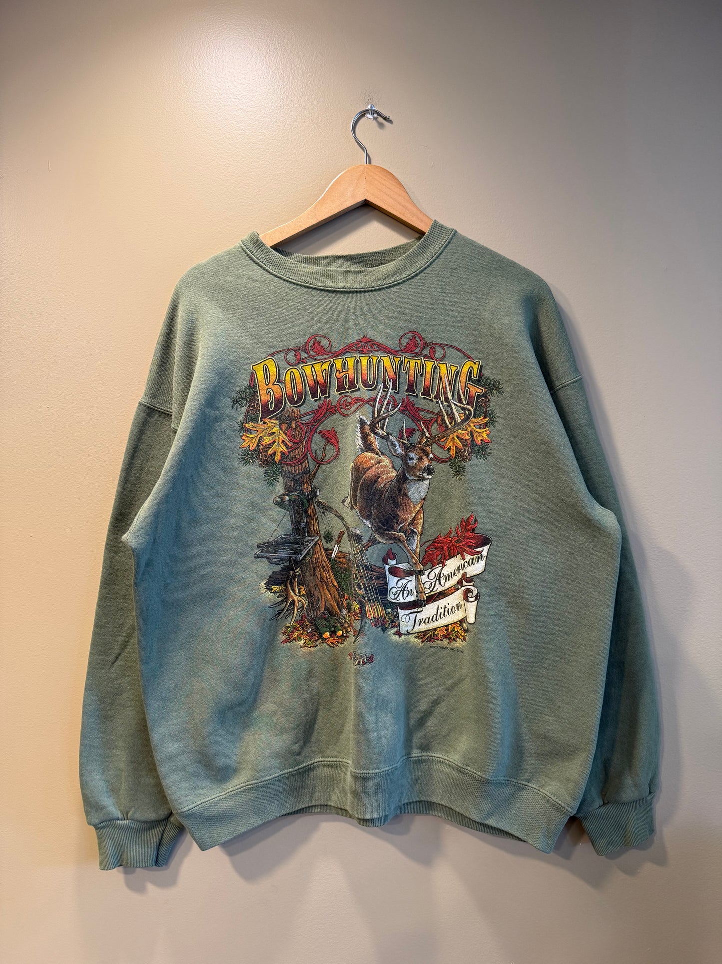 Vintage Deer Bowhunting Green Nature Crewneck Sweatshirt- XL