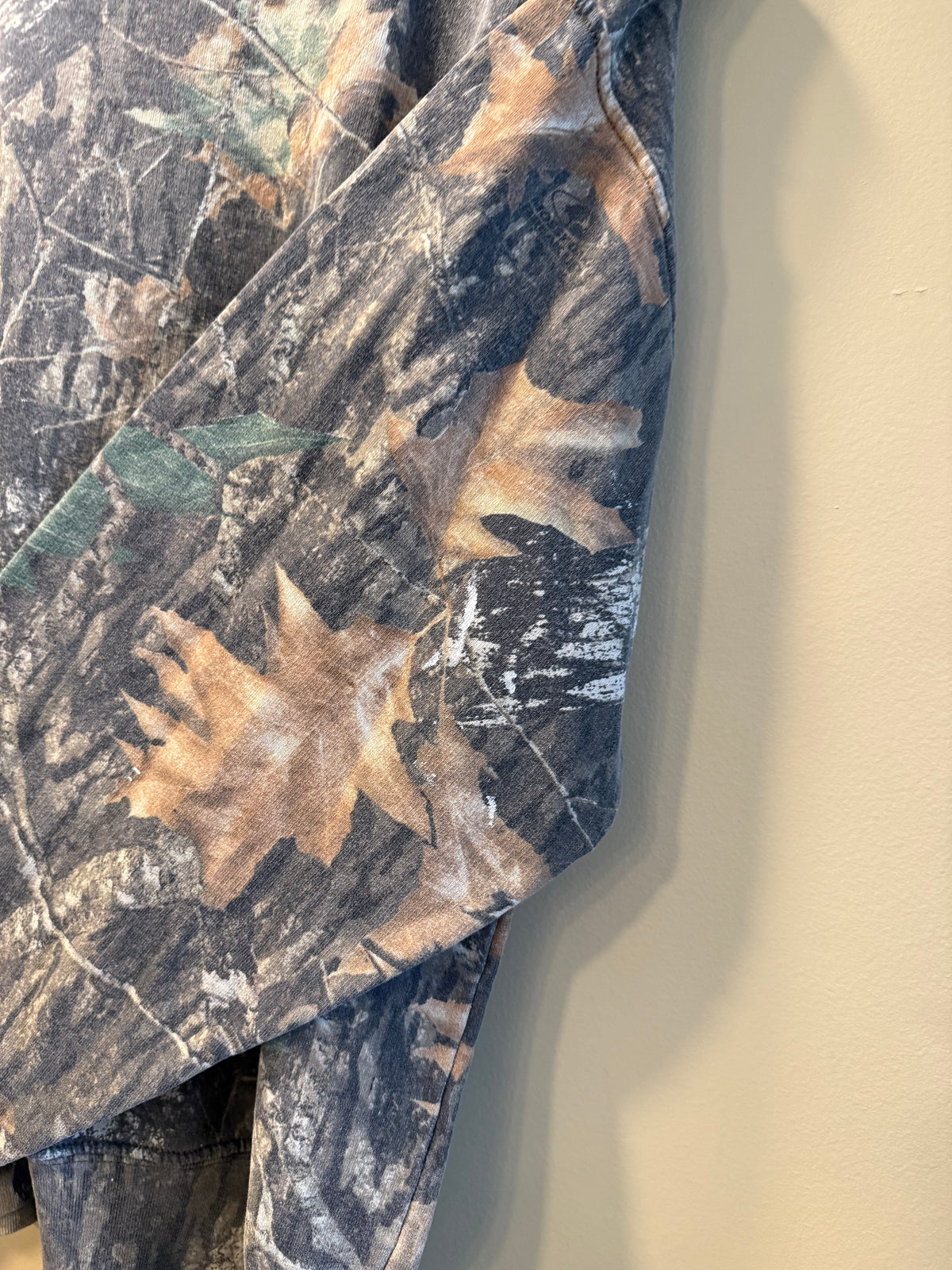 Vintage Jerzees Outdoors Mossy Oak Paint Stained Tree Camo Crewneck Sweatshirt- L