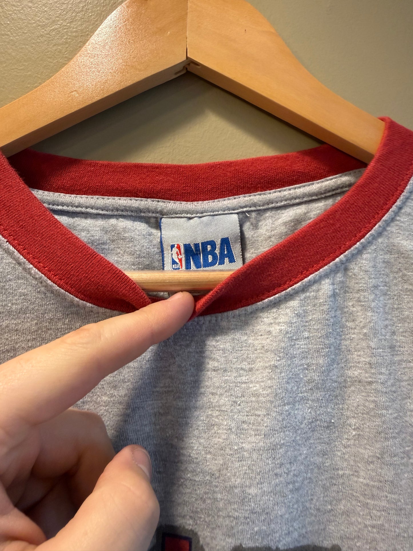 Vintage Y2K Cleveland Cavaliers NBA Gray Ringer T-Shirt- XL