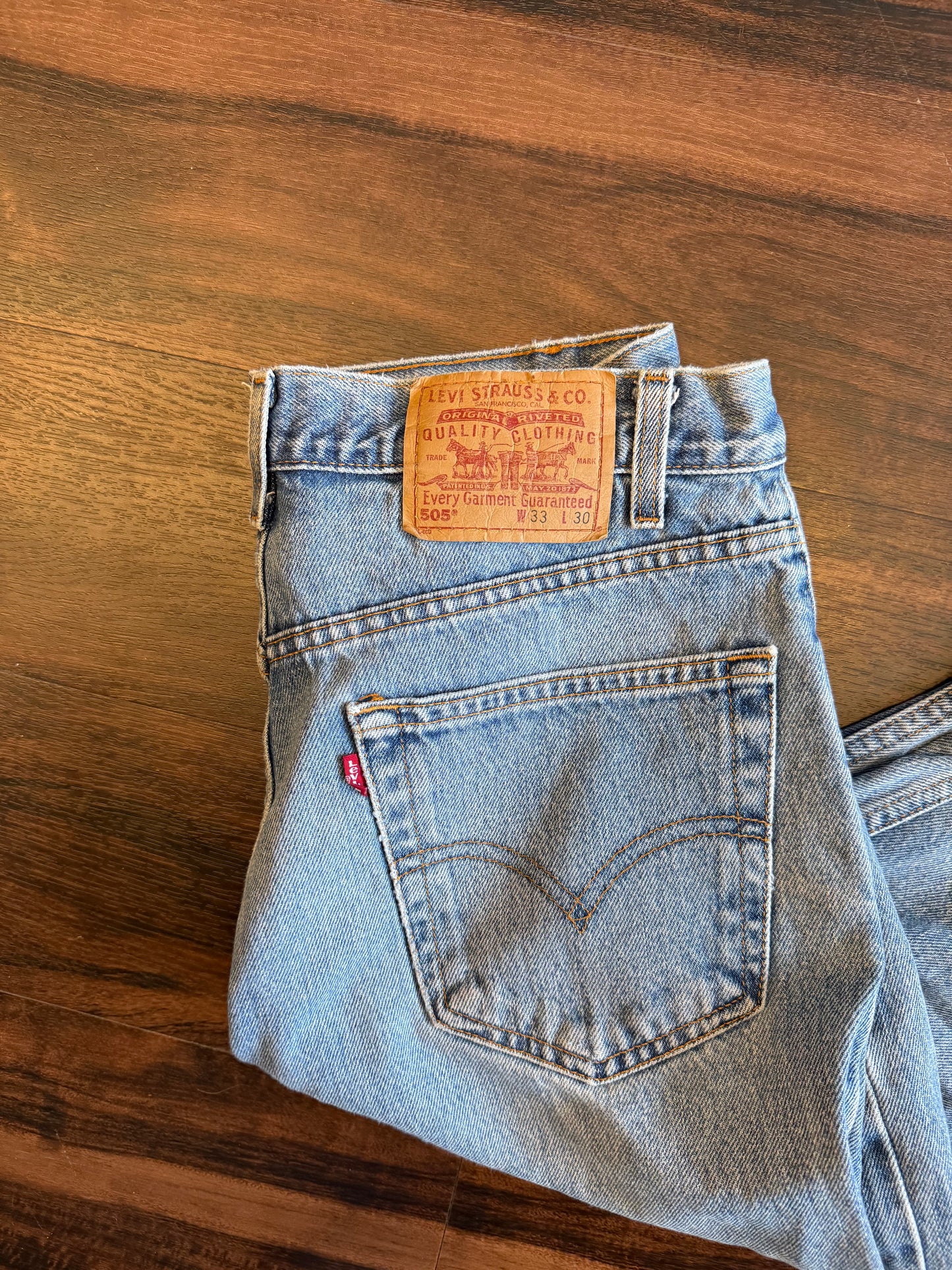 Vintage Levi’s 505 Light Wash Distressed Denim Jeans- 32x31