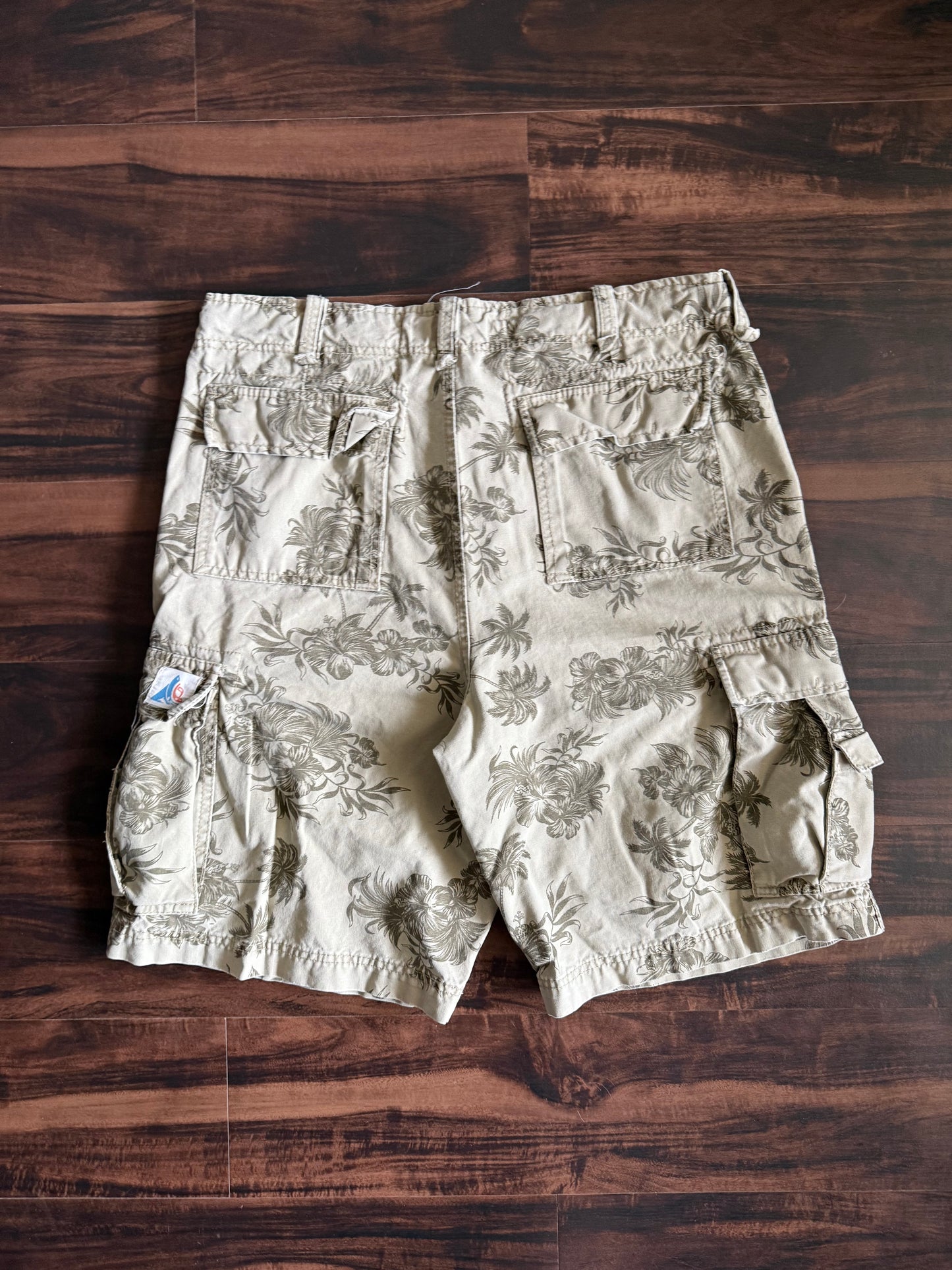 Vintage Wonderwall Hawaiian Floral Tan Baggy Fit Cargo Shorts- 34