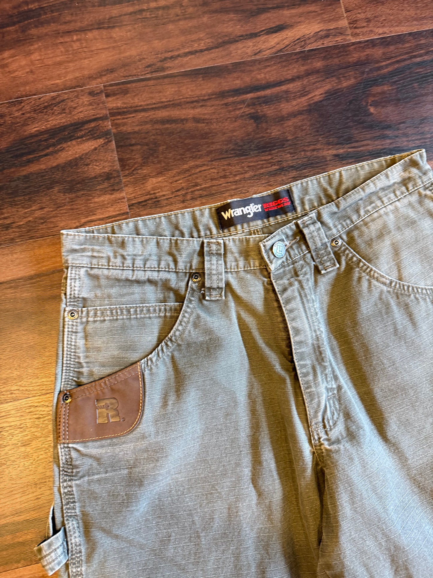 Vintage Wrangler Riggs Workwear Dark Green Cotton Canvas Shorts- 30x10