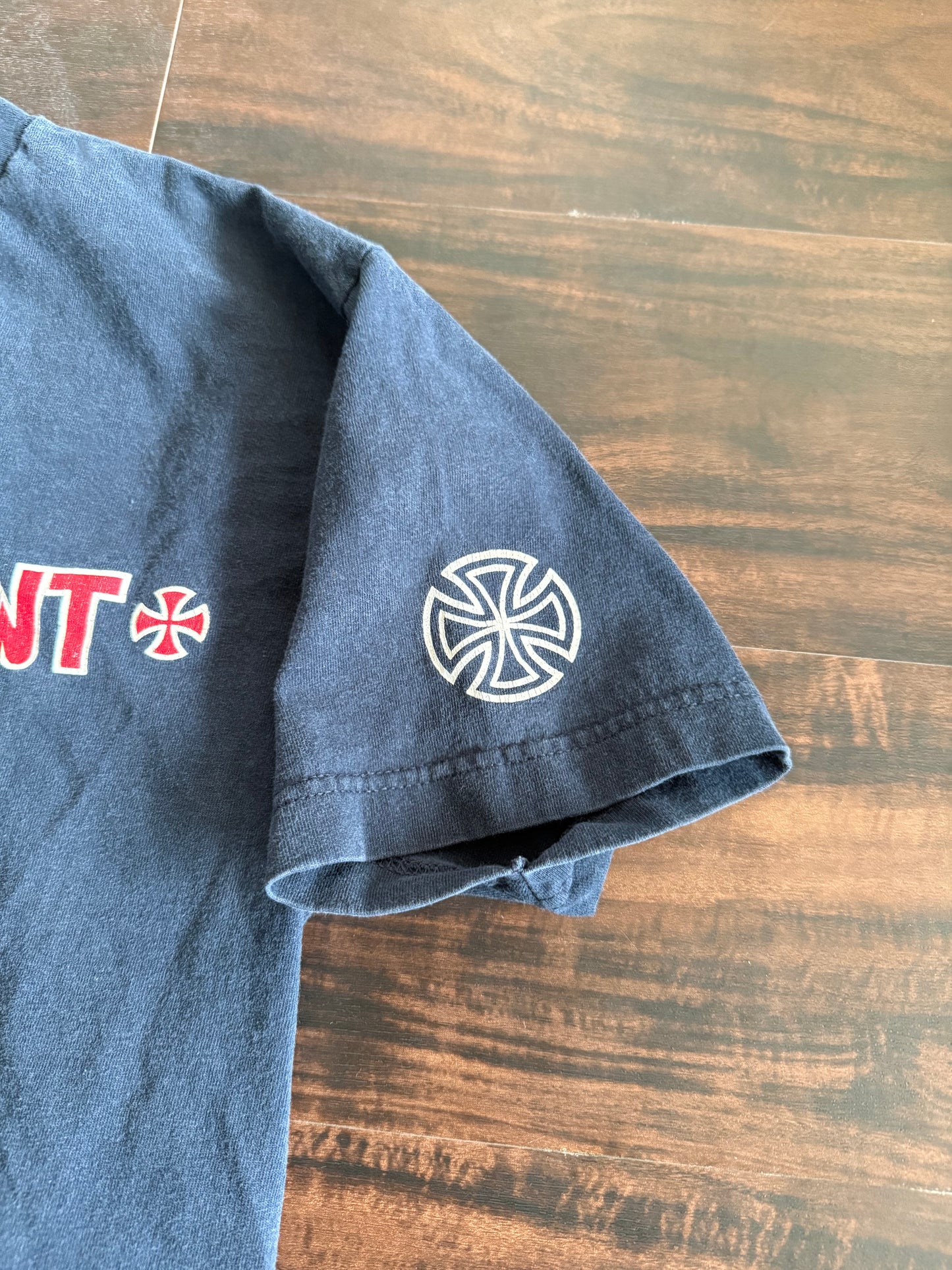 Vintage Independent Trucks Skateboarding T-Shirt- L/XL