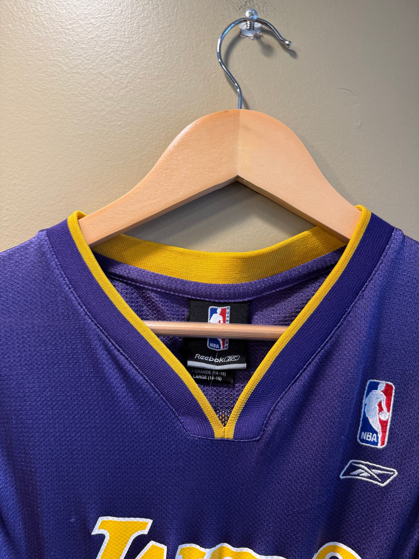 Vintage Kobe Bryant Los Angeles Lakers Purple Jersey- S