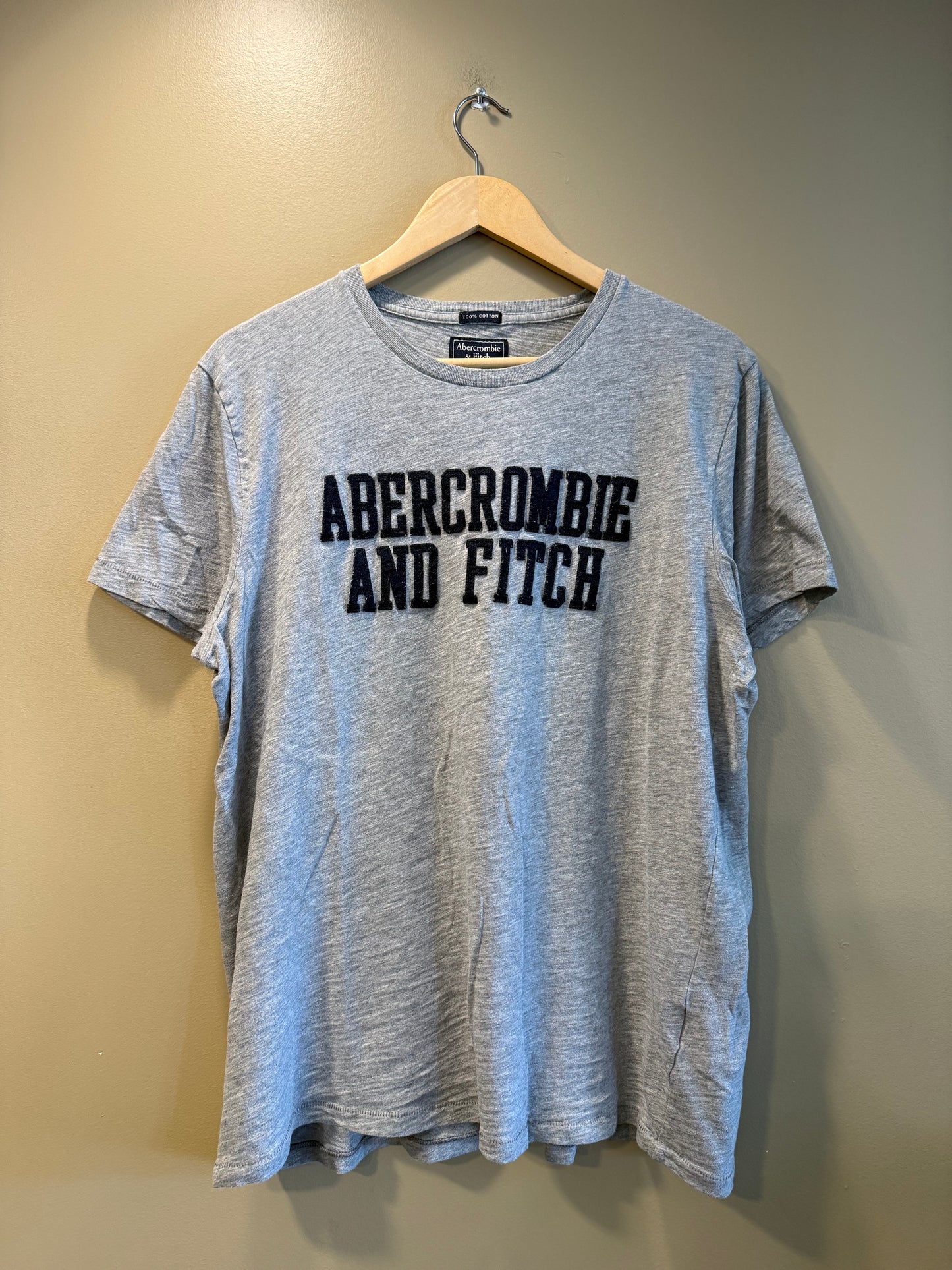Vintage Abercrombie & Fitch Gray Embroidered T-Shirt- L