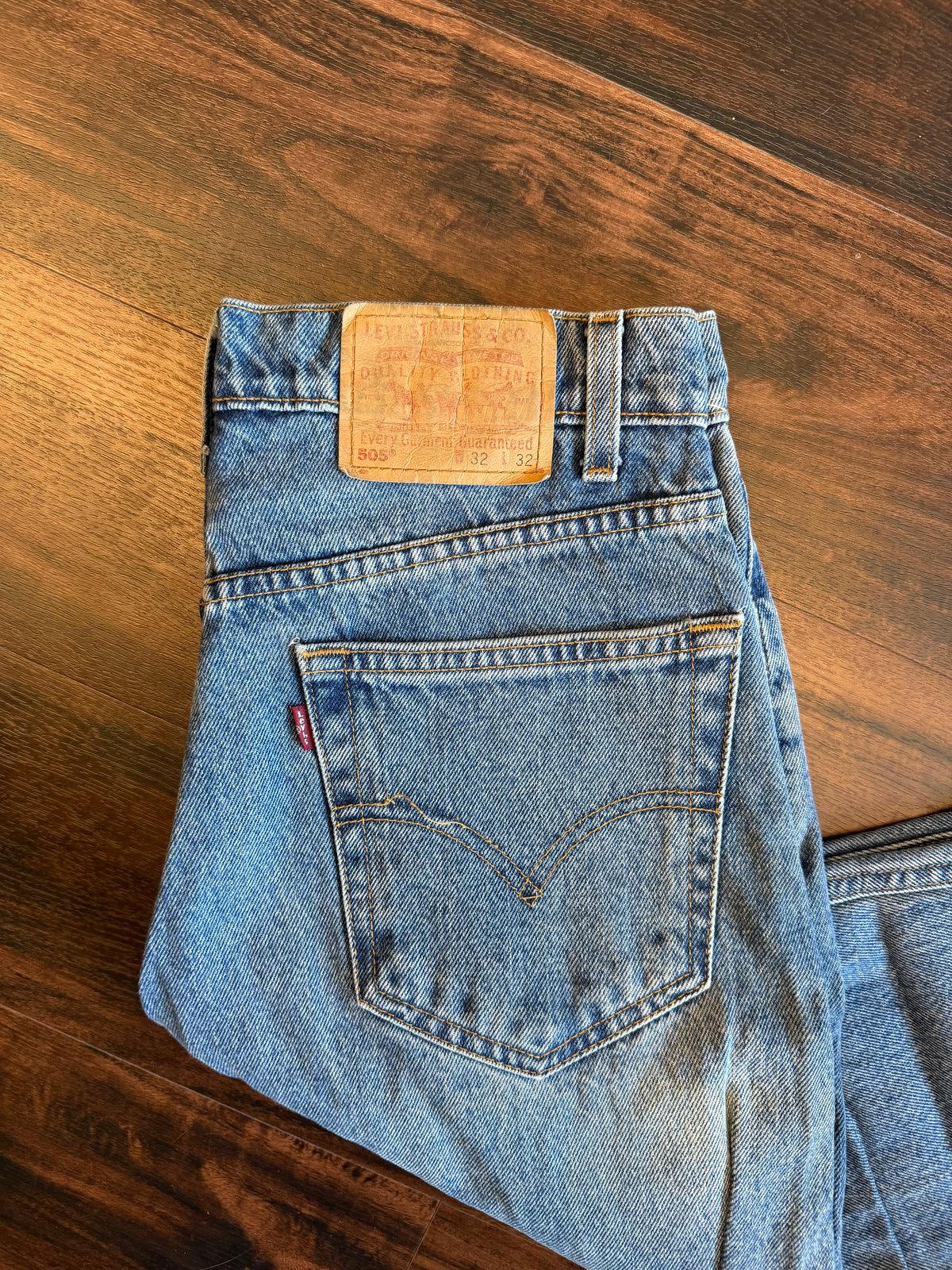 Vintage Levi’s 505 Straight Fit Jeans- 31x33