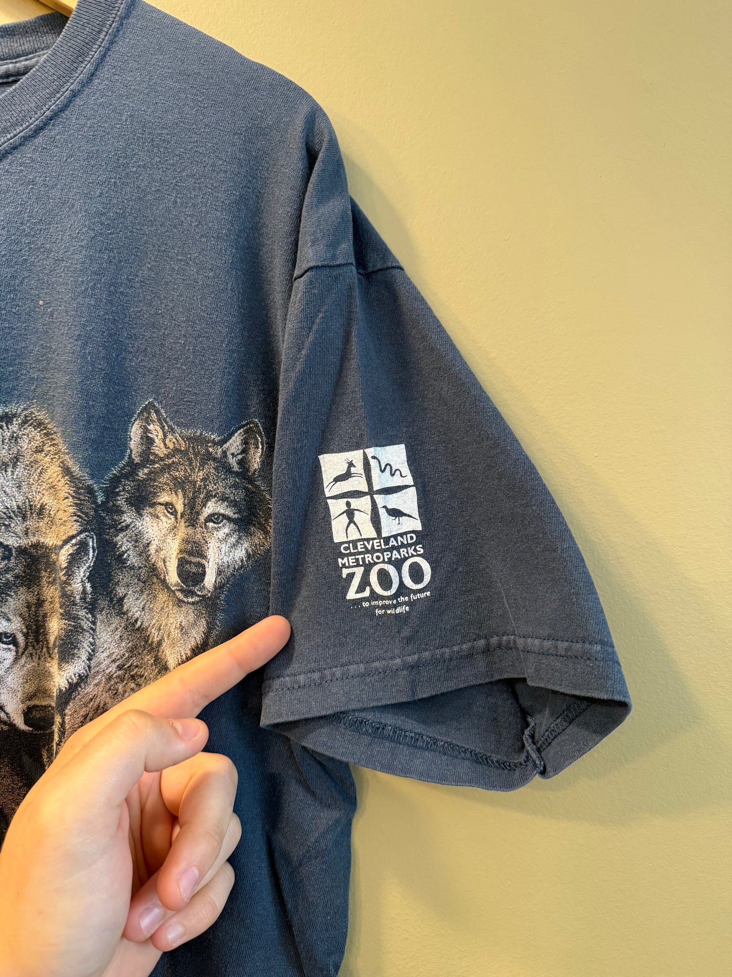 Vintage Wolf Pack Cleveland Metroparks Blue T-Shirt- L