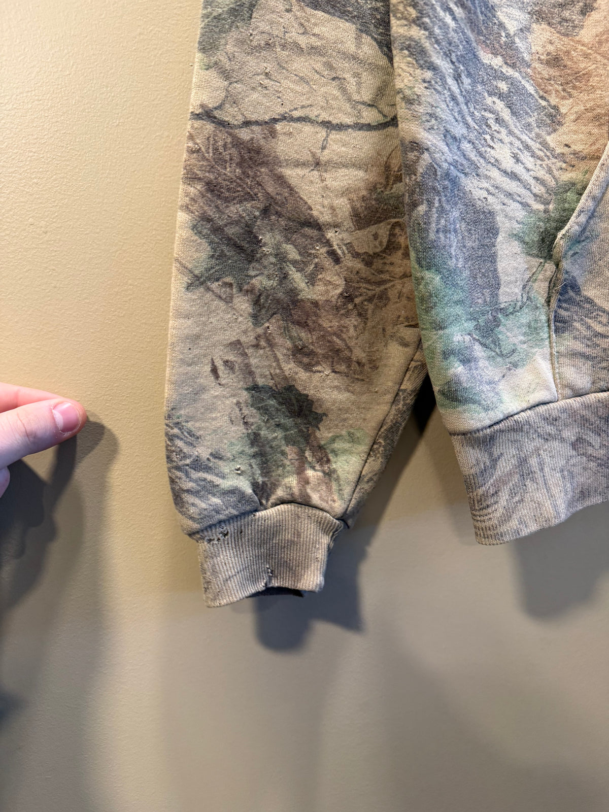 Vintage Faded Distressed Jerzees Outdoors RealTree Camo Quarter-Zip Sweatshirt- L