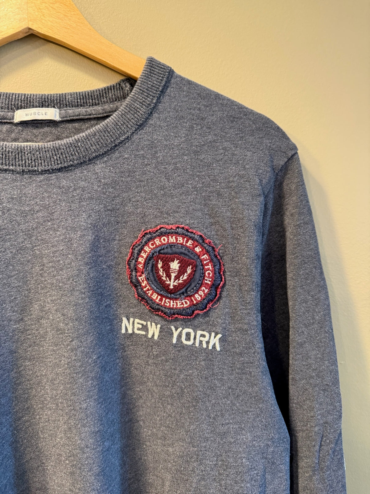 Vintage Y2K Abercrombie & Fitch Fitted Muscle Long Sleeve T-Shirt - XL