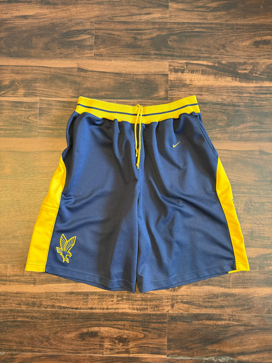 Vintage Team Nike Marquette University Baggy Basketball Shorts- 36