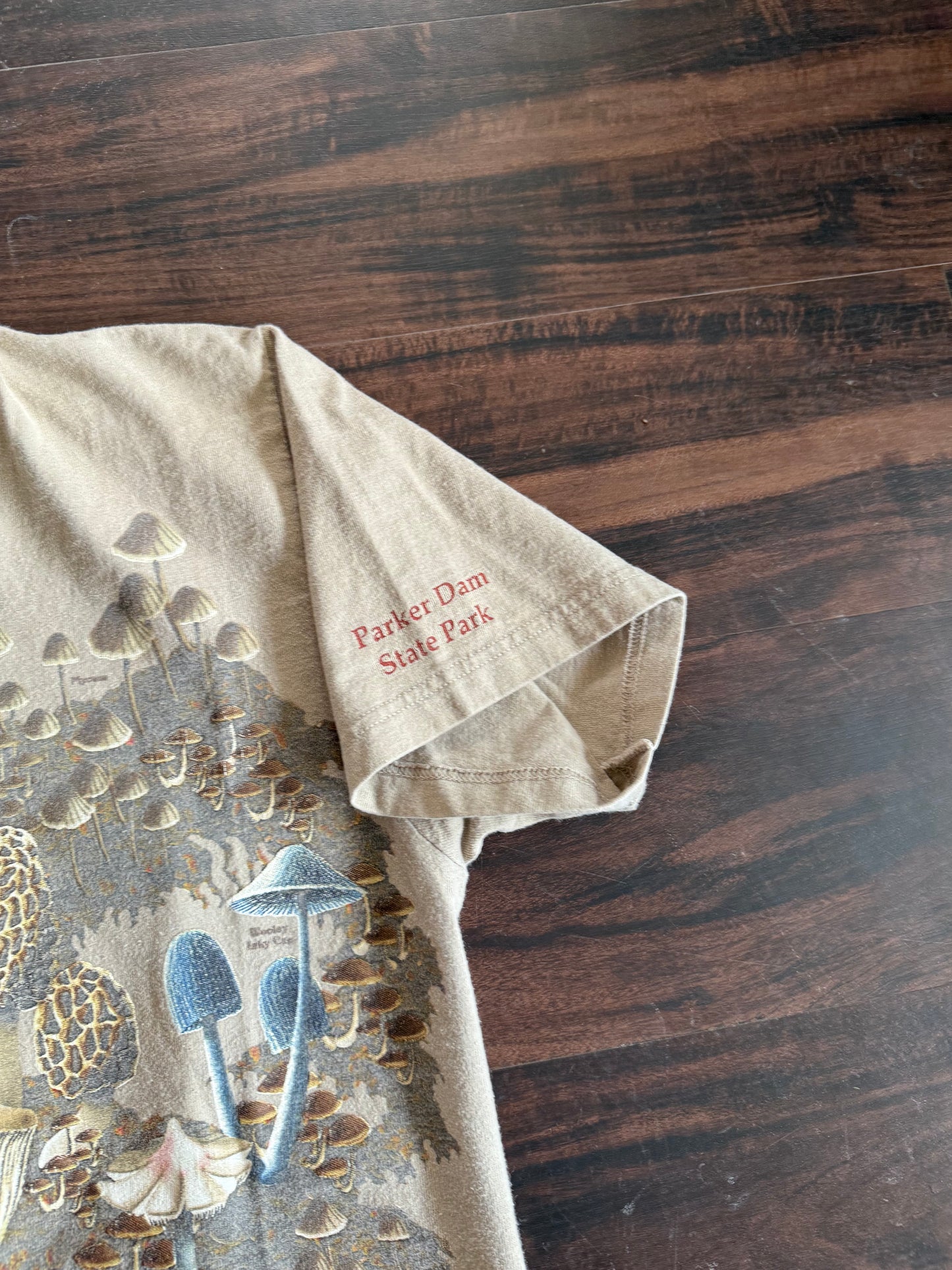 Vintage Mushrooms Parker Dam State Park T-Shirt- M