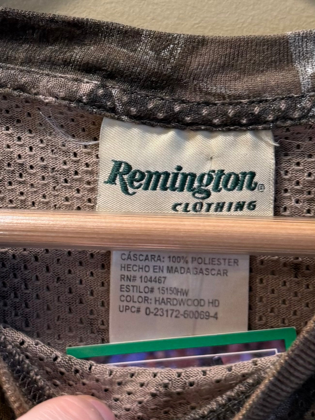 Vintage Remington Clothing RealTree Hardwoods Camo T-Shirt- M/L