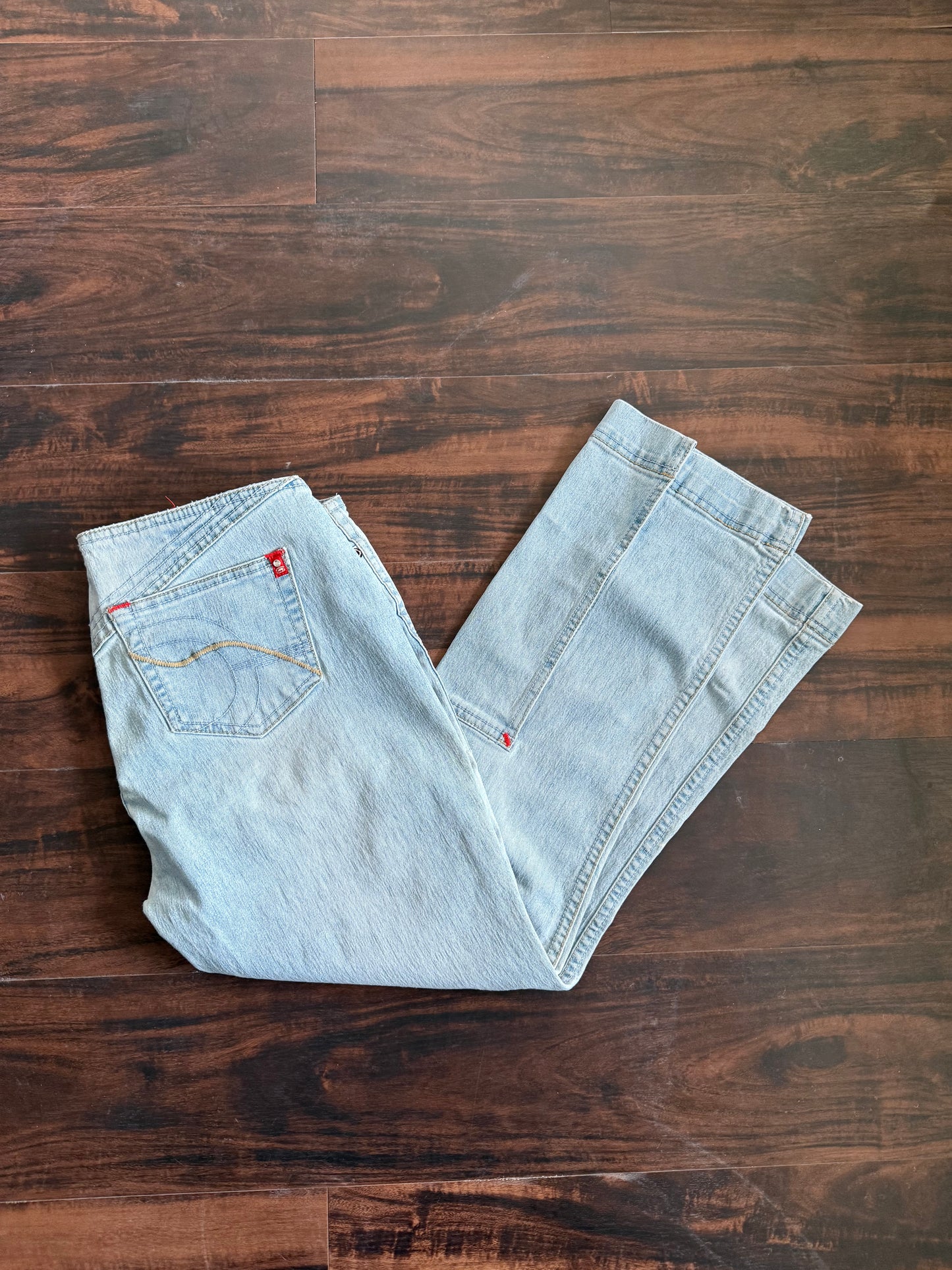 Vintage Ecko Red Women’s Low Rise Light Wash Jeans- 30x25