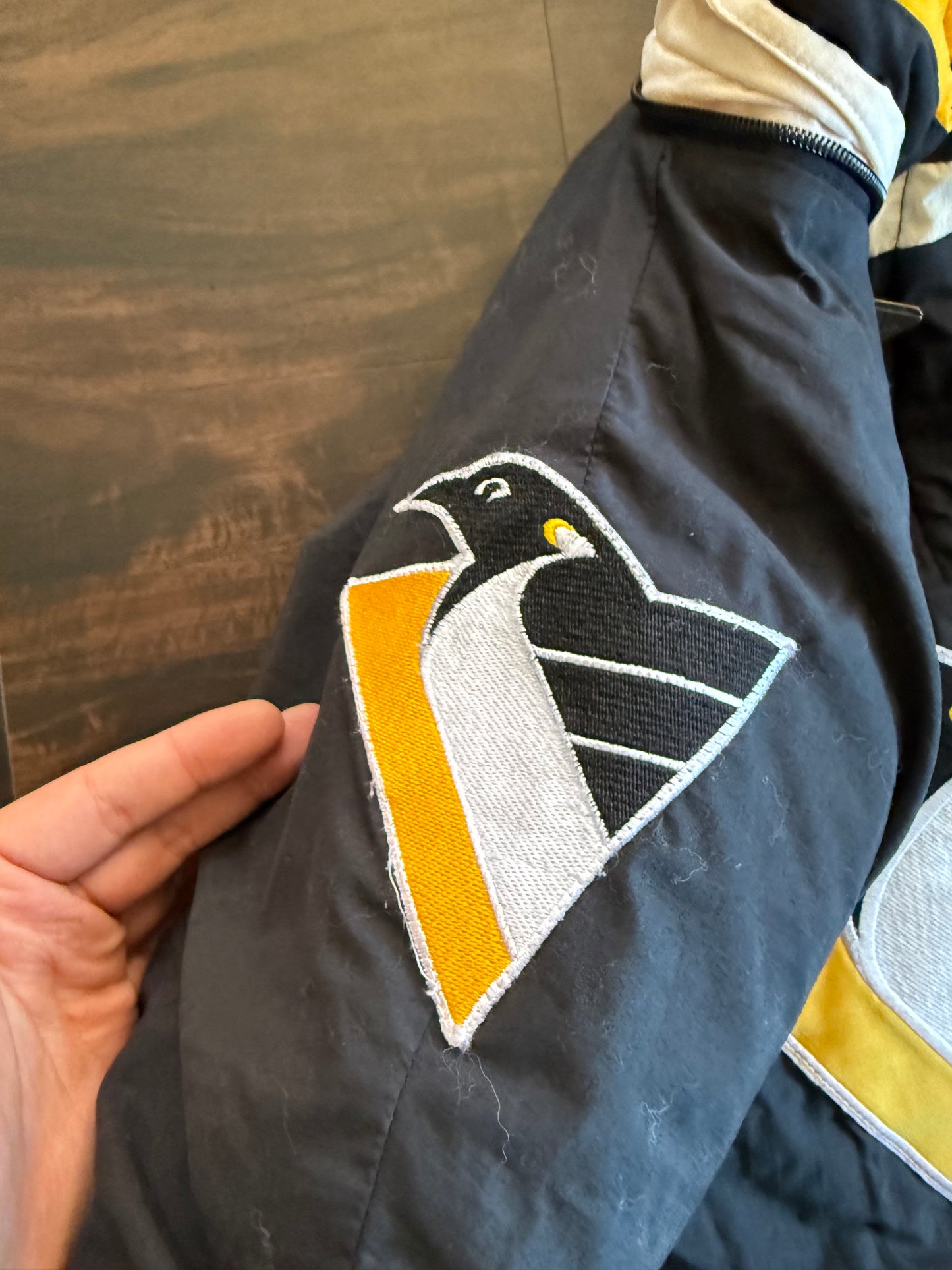 Vintage Apex One Pittsburgh Penguins NHL Puffer Jacket- XL