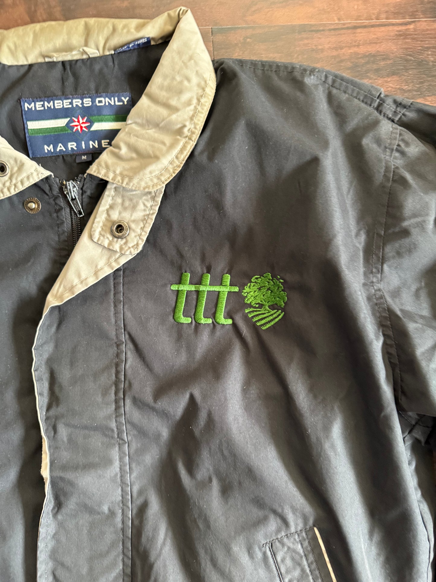 The Thrifting Tree Black Windbreaker Jacket- M