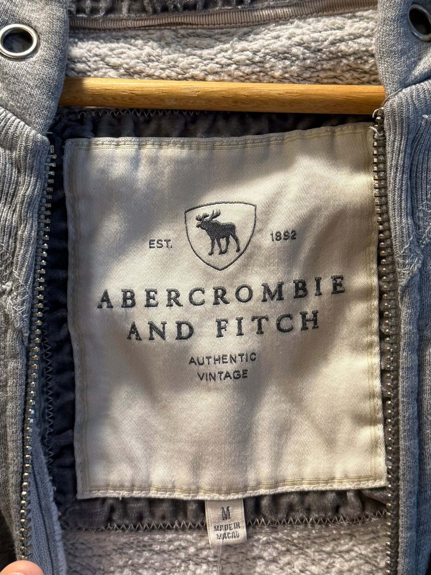 Vintage Abercrombie & Fitch Women’s Gray Zip-Up Hoodie Sweatshirt- M