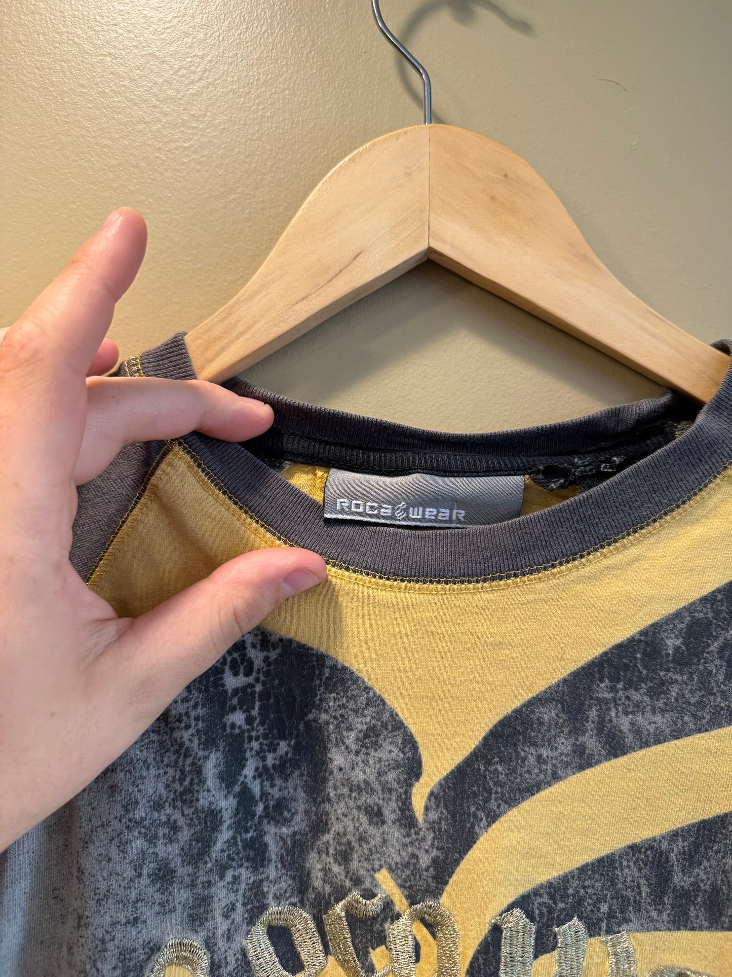 Vintage Rocawear Yellow Streetwear Cut-Off T-Shirt- M