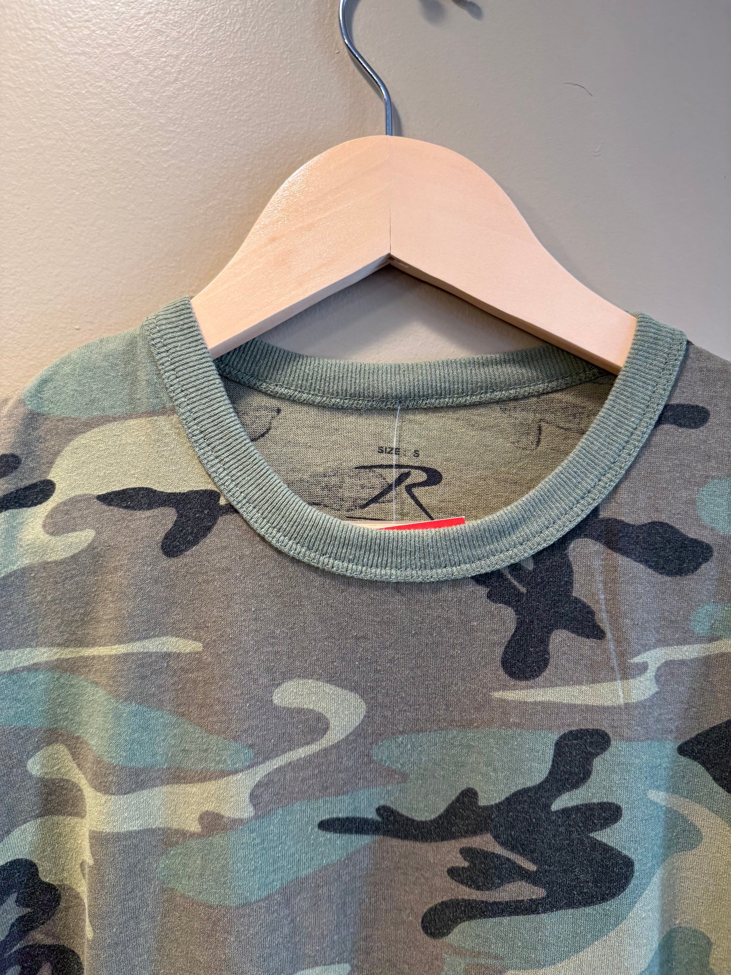 Vintage Y2K Military Camouflage Ringer T-Shirt- S