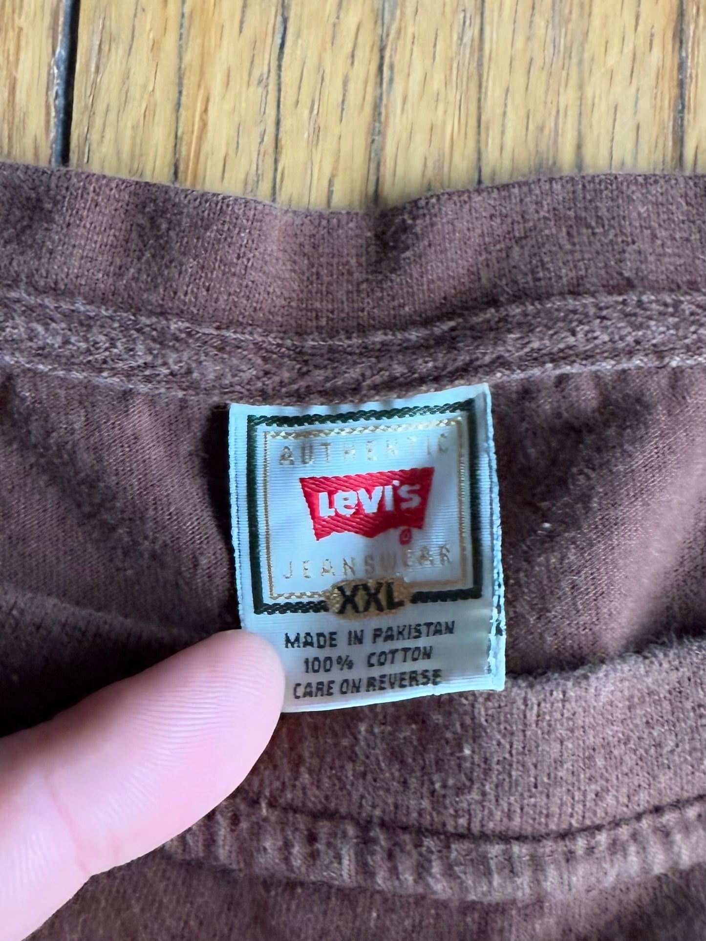 Vintage Levi’s Embroidered Brown T-Shirt- XXL