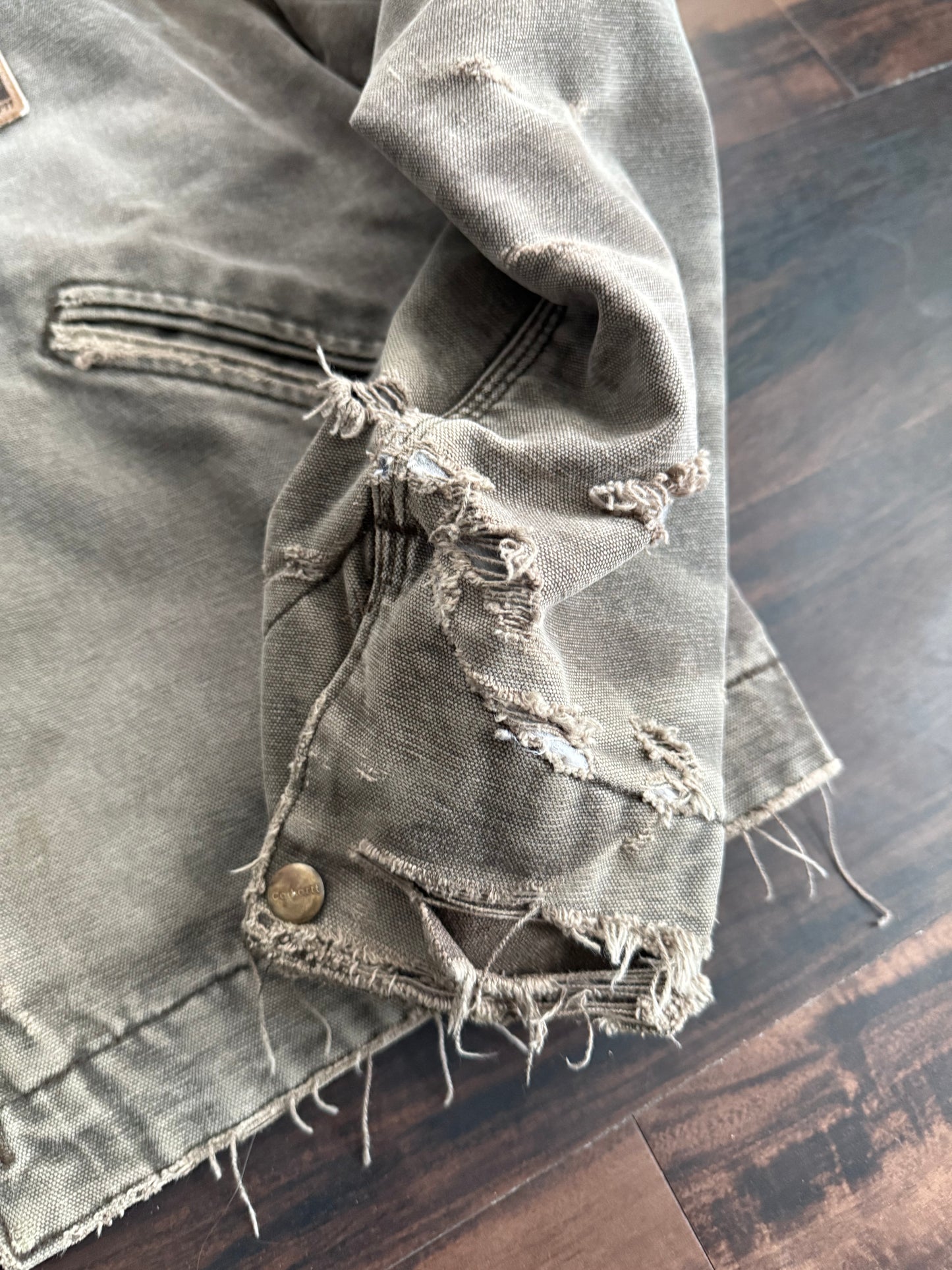 Vintage Carhartt Distressed J97 CHT Detroit Jacket- L