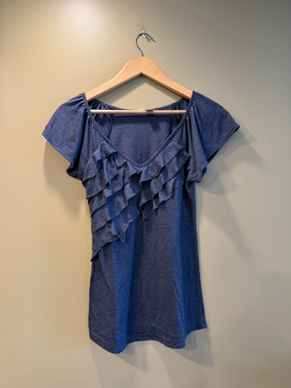 Vintage Eyeshadow Ruffled Blue T-Shirt- M