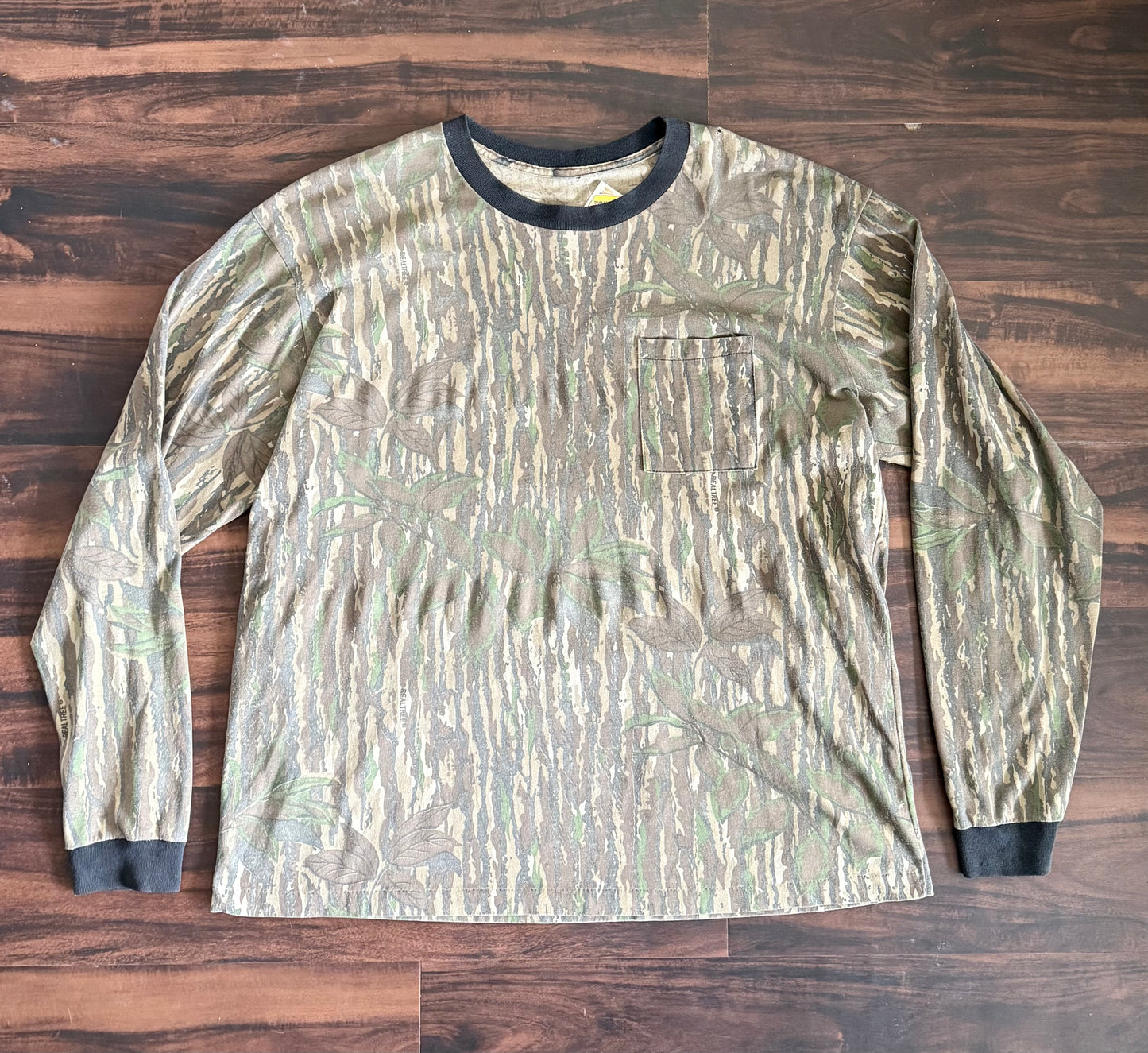 Vintage Real Tree Camouflage Long Sleeve Pocket T-Shirt- XL