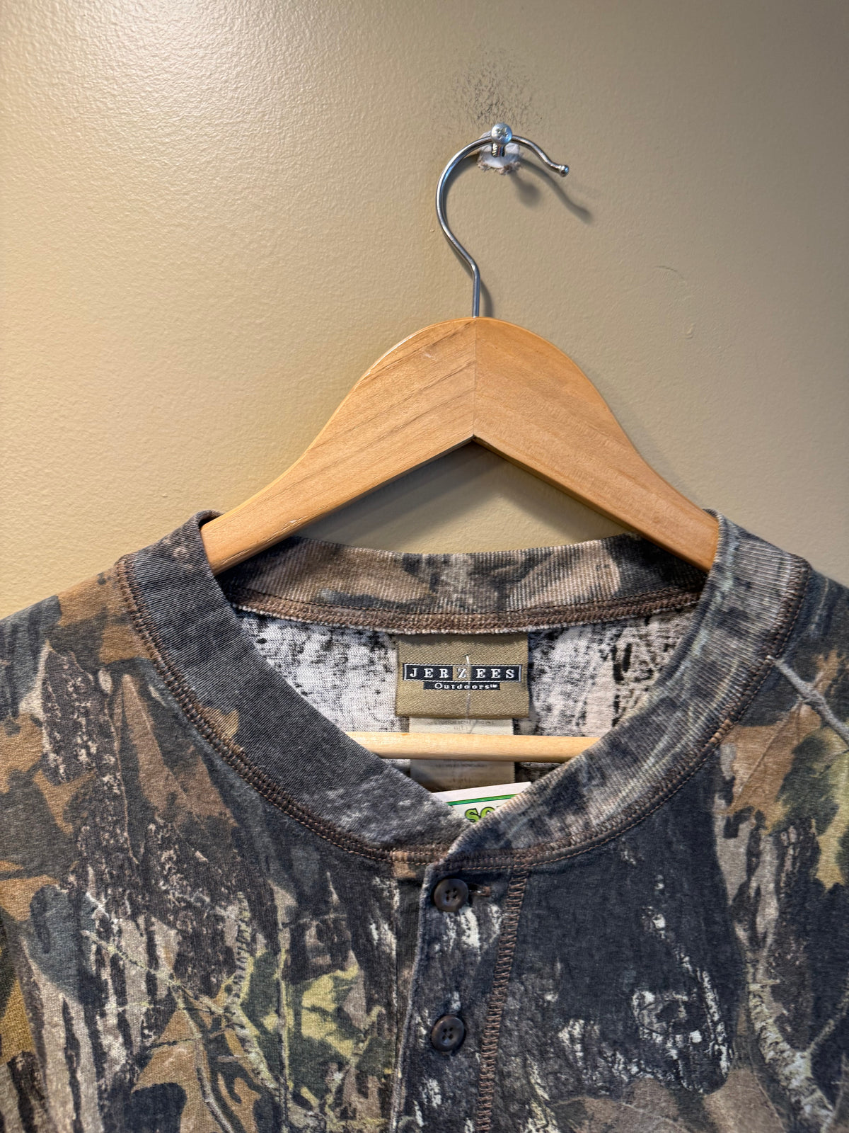 Vintage Jerzees Outdoors Tree Camo Long-Sleeve Henley T-Shirt- L