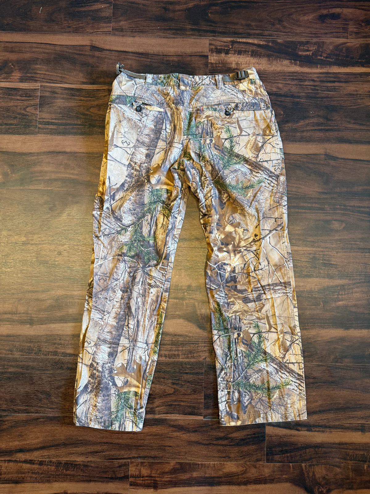 Vintage Women’s RealTree GameWinner Pink Accent Camo Pants- 32x31