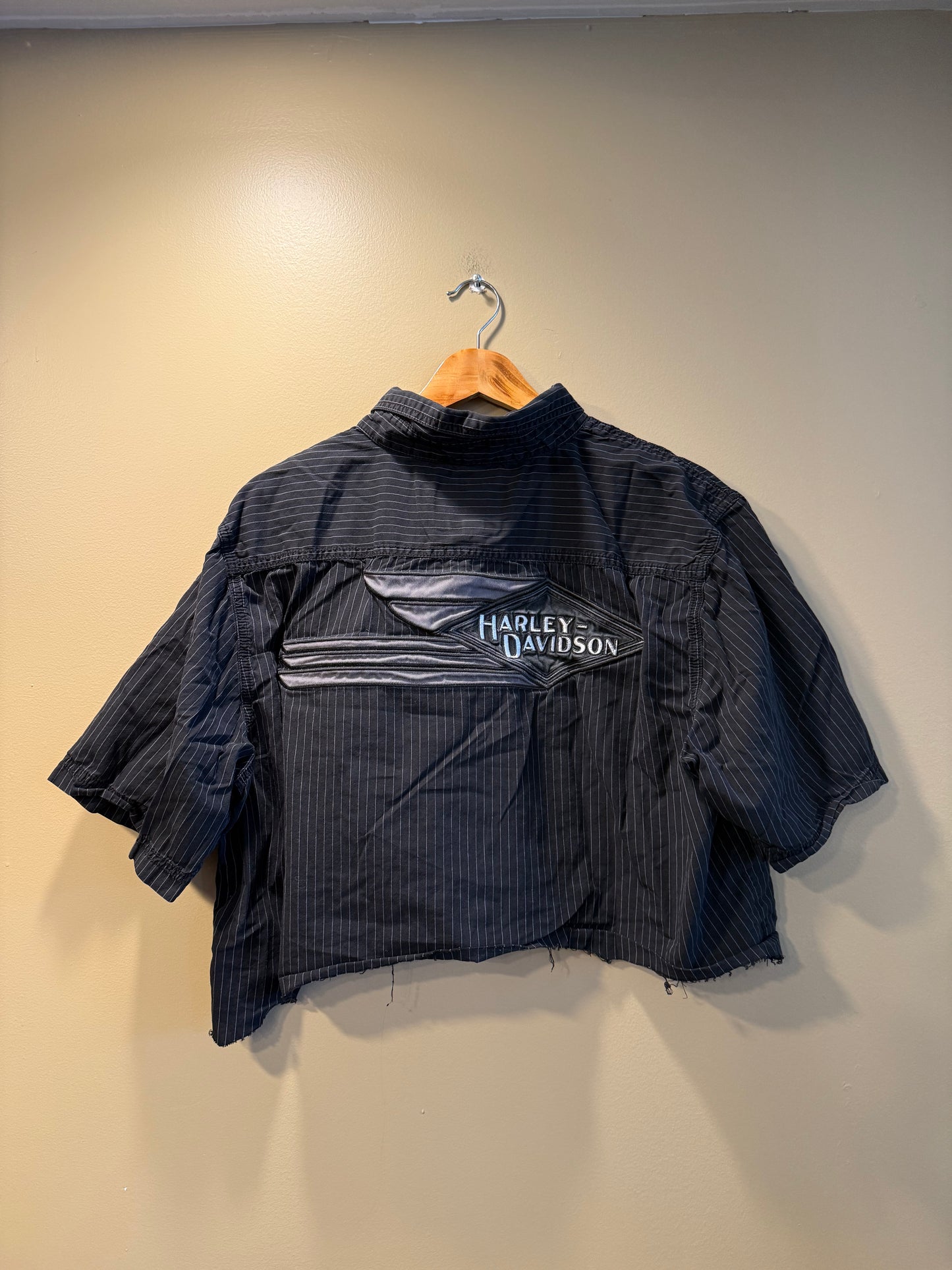 Vintage Harley Davidson Cropped Striped Button-Up Black Shirt- L