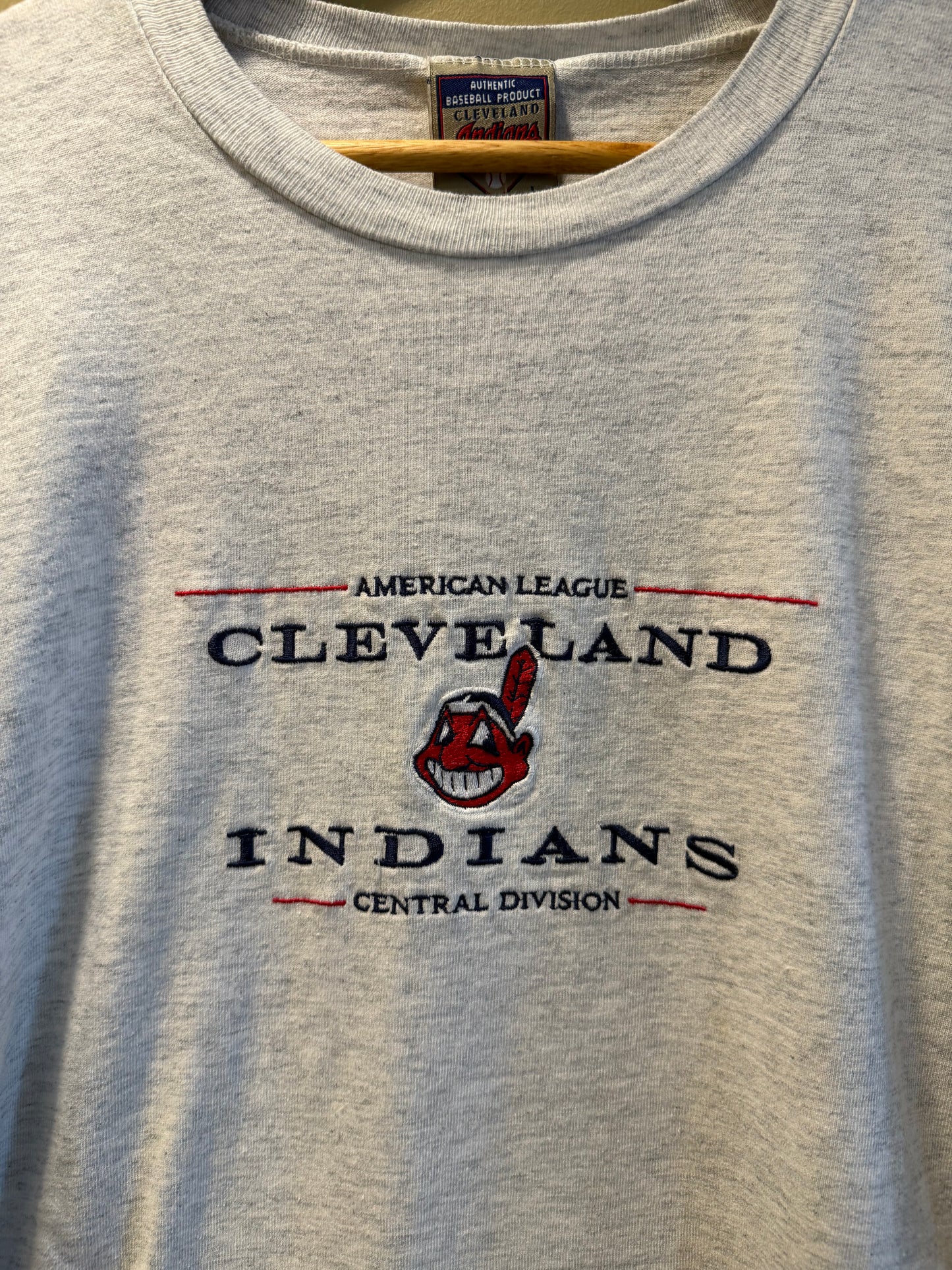 Vintage Cleveland Indians Gray Embroidered T-Shirt- L