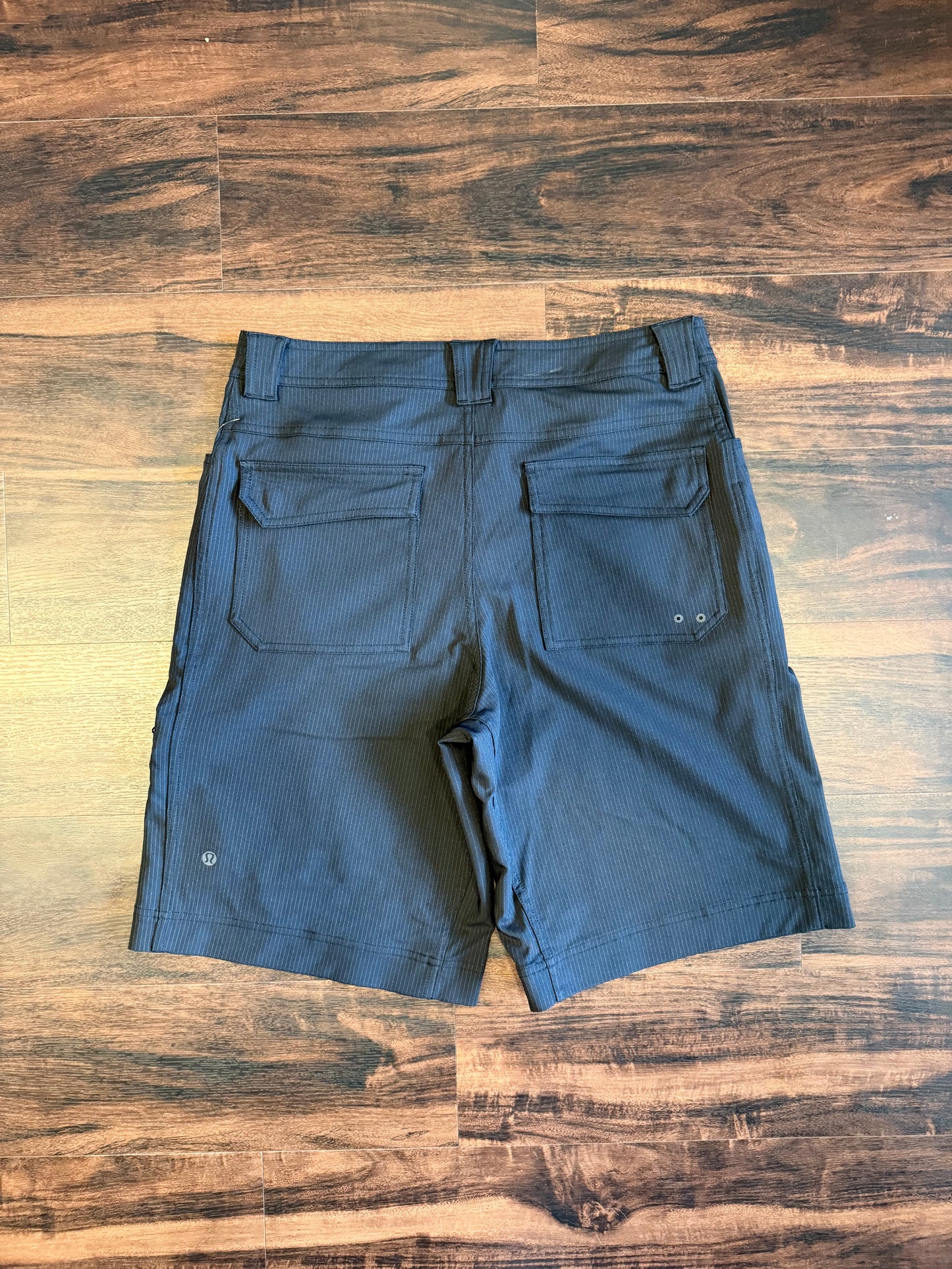 Lululemon Black Casual Zipper Shorts- 33