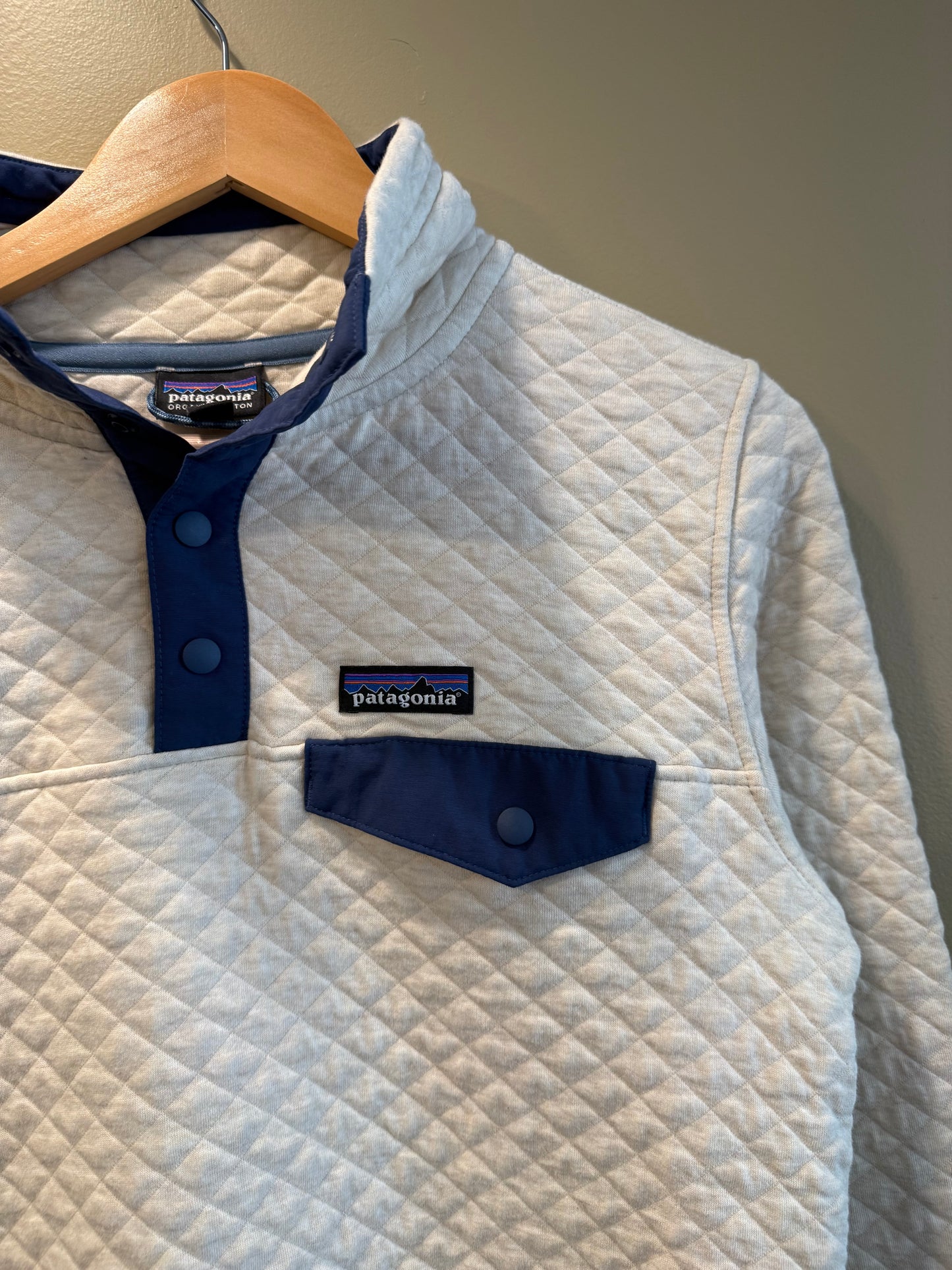 Vintage Patagonia White & Navy Blue Quilted Snap-T Jacket- S